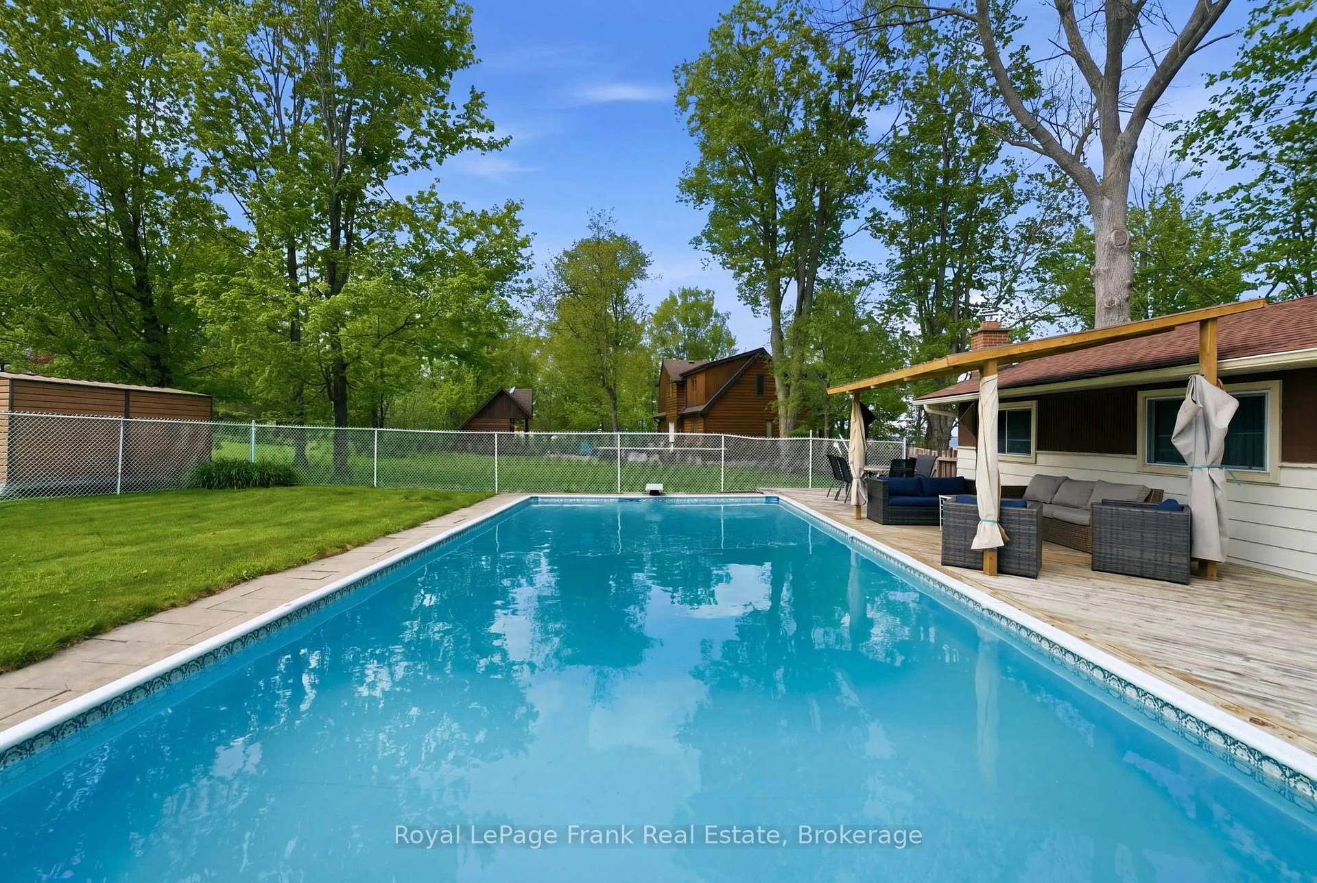 Photo 41 of 54 Butternut Drive, Kawartha Lakes, Fenelon — HOMEH