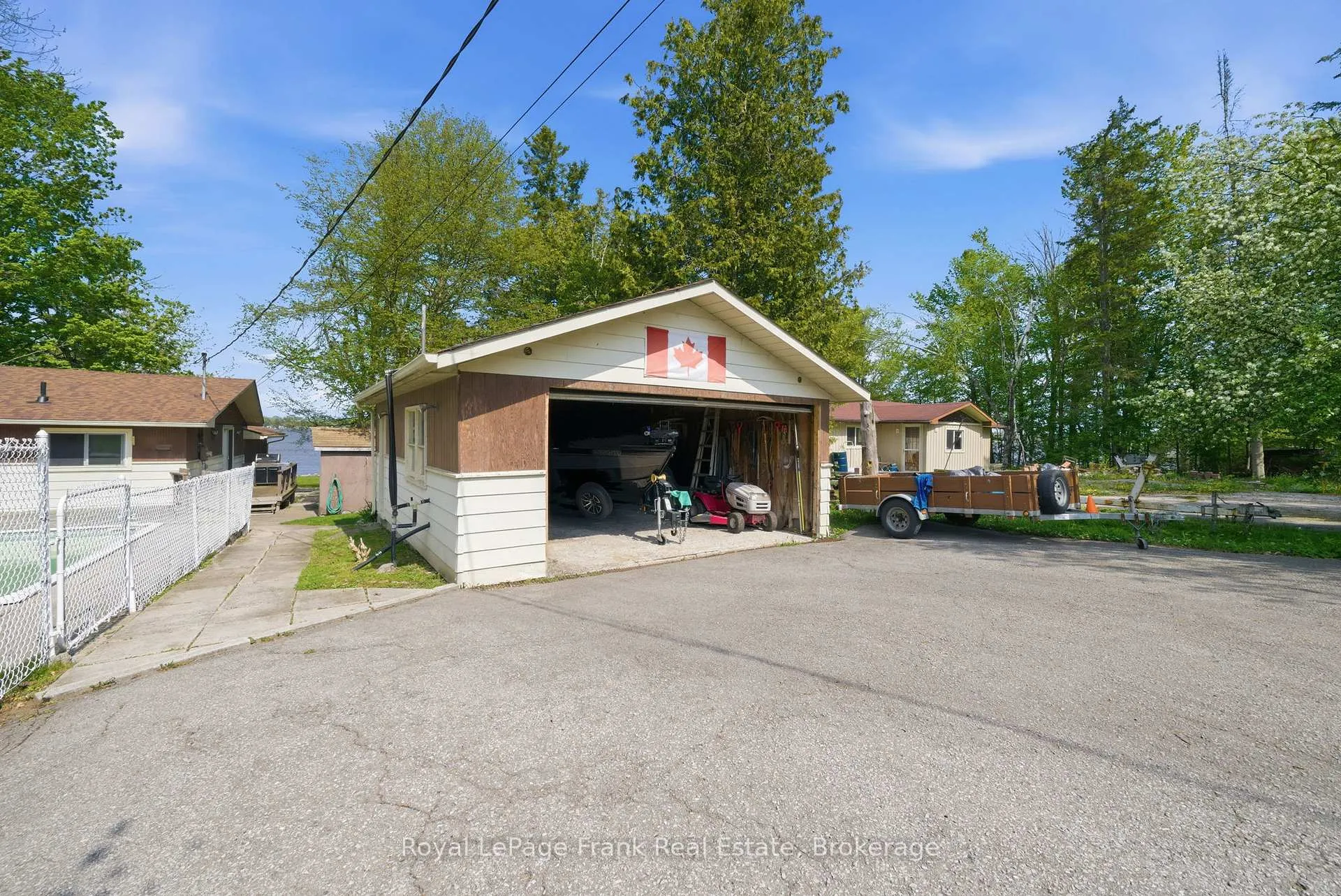 Photo 43 of 54 Butternut Drive, Kawartha Lakes, Fenelon — HOMEH