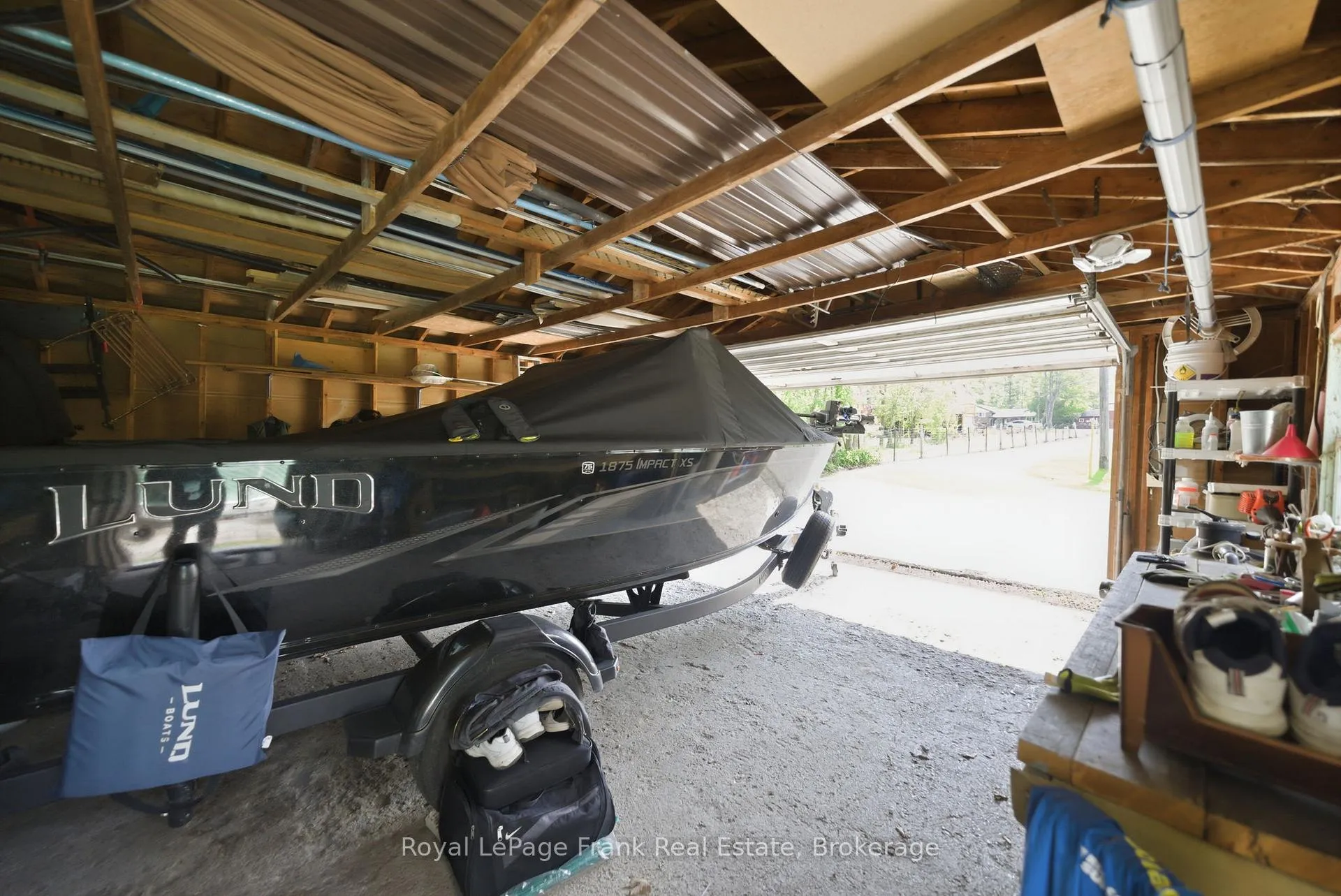 Photo 44 of 54 Butternut Drive, Kawartha Lakes, Fenelon — HOMEH