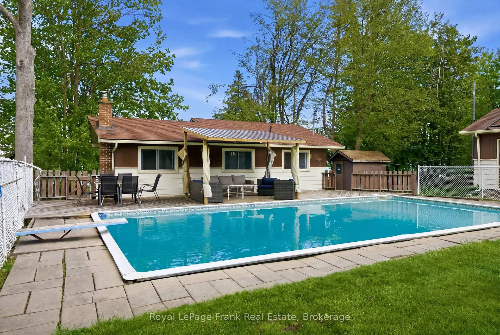 Photo 46 of 54 Butternut Drive, Kawartha Lakes, Fenelon — HOMEH
