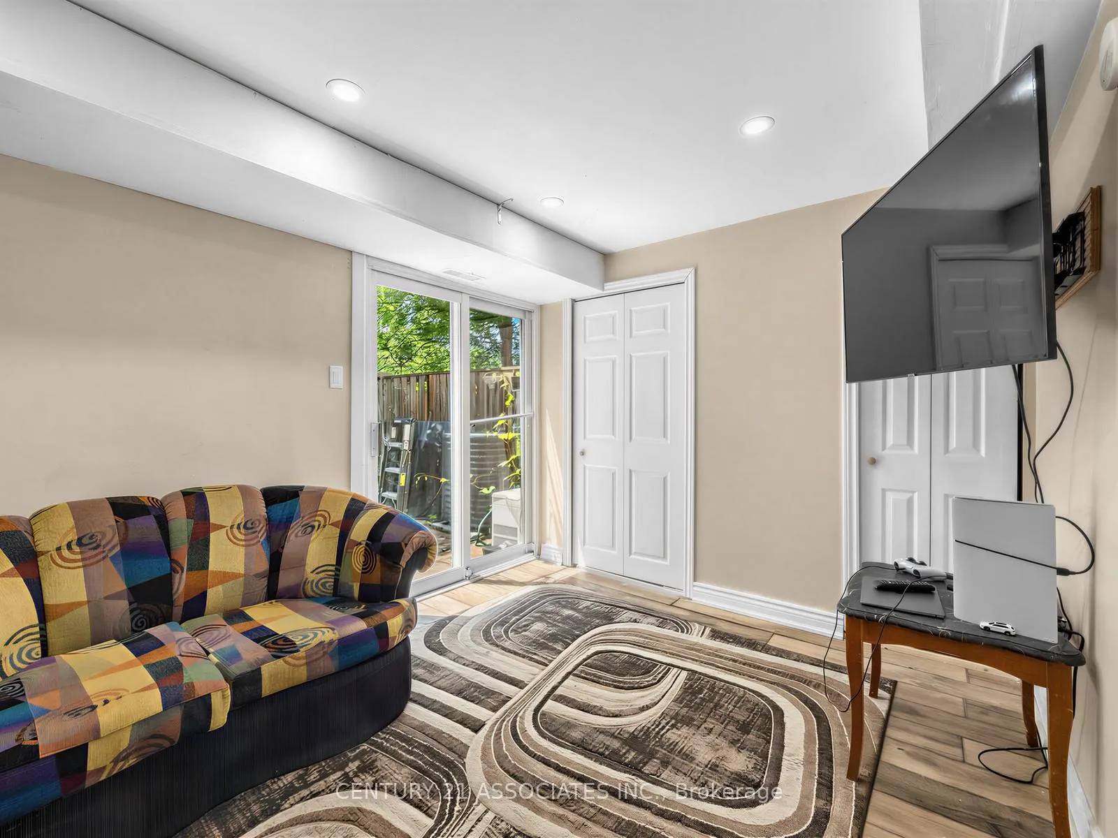 Photo 5 of Unit 12, 6240 Montevideo Road, Mississauga, Meadowvale — HOMEH