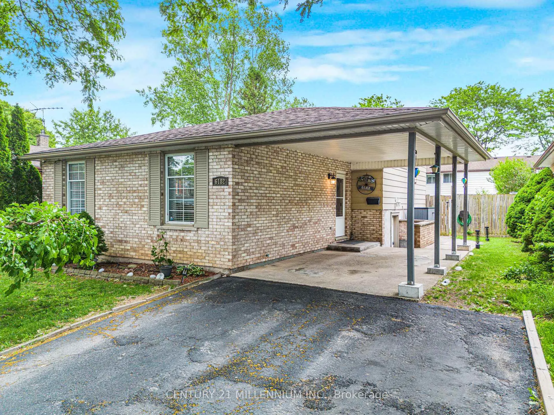 Photo 2 of 6182 Johnson Drive, Niagara Falls, Church's Lane — HOMEH
