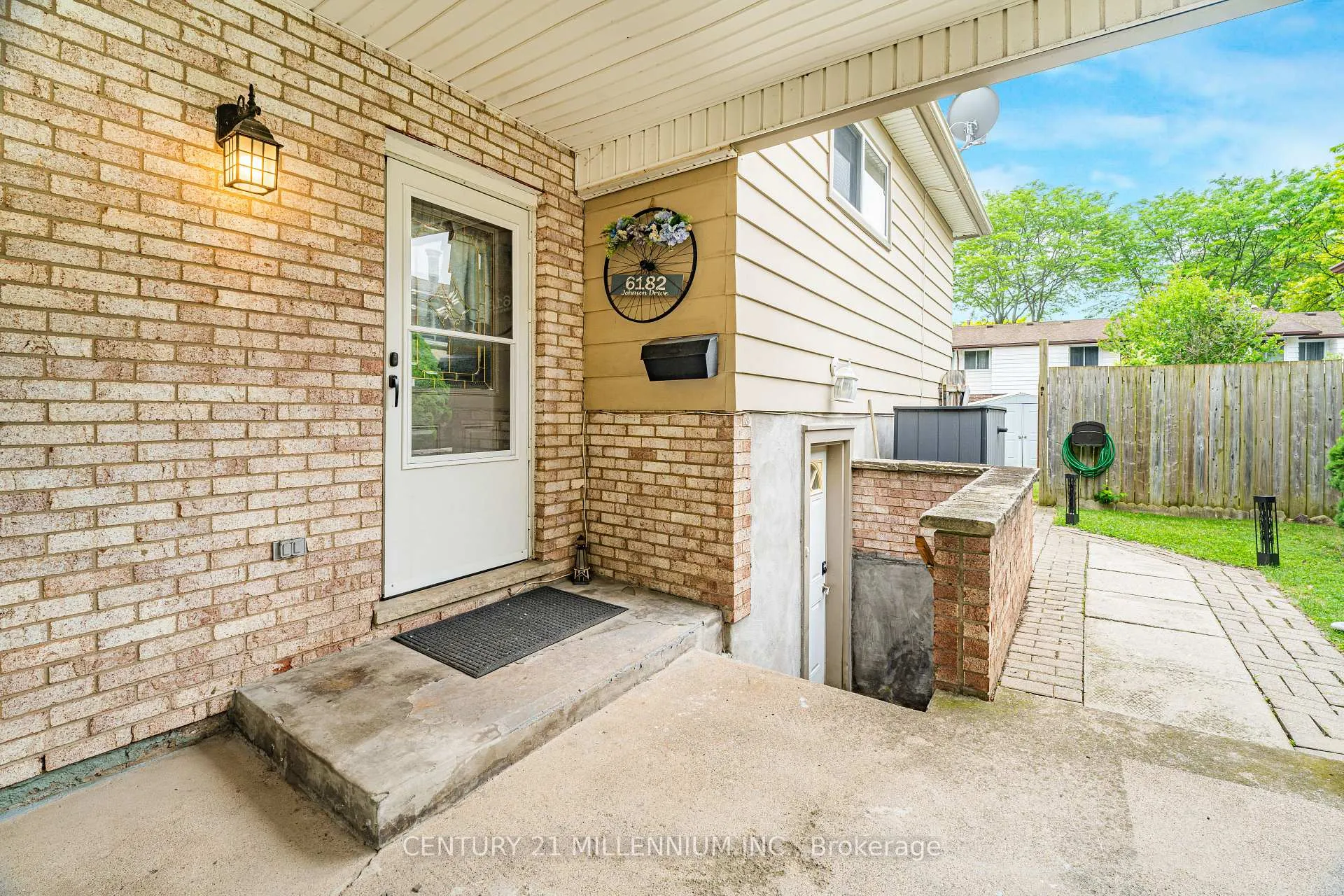 Photo 4 of 6182 Johnson Drive, Niagara Falls, Church's Lane — HOMEH