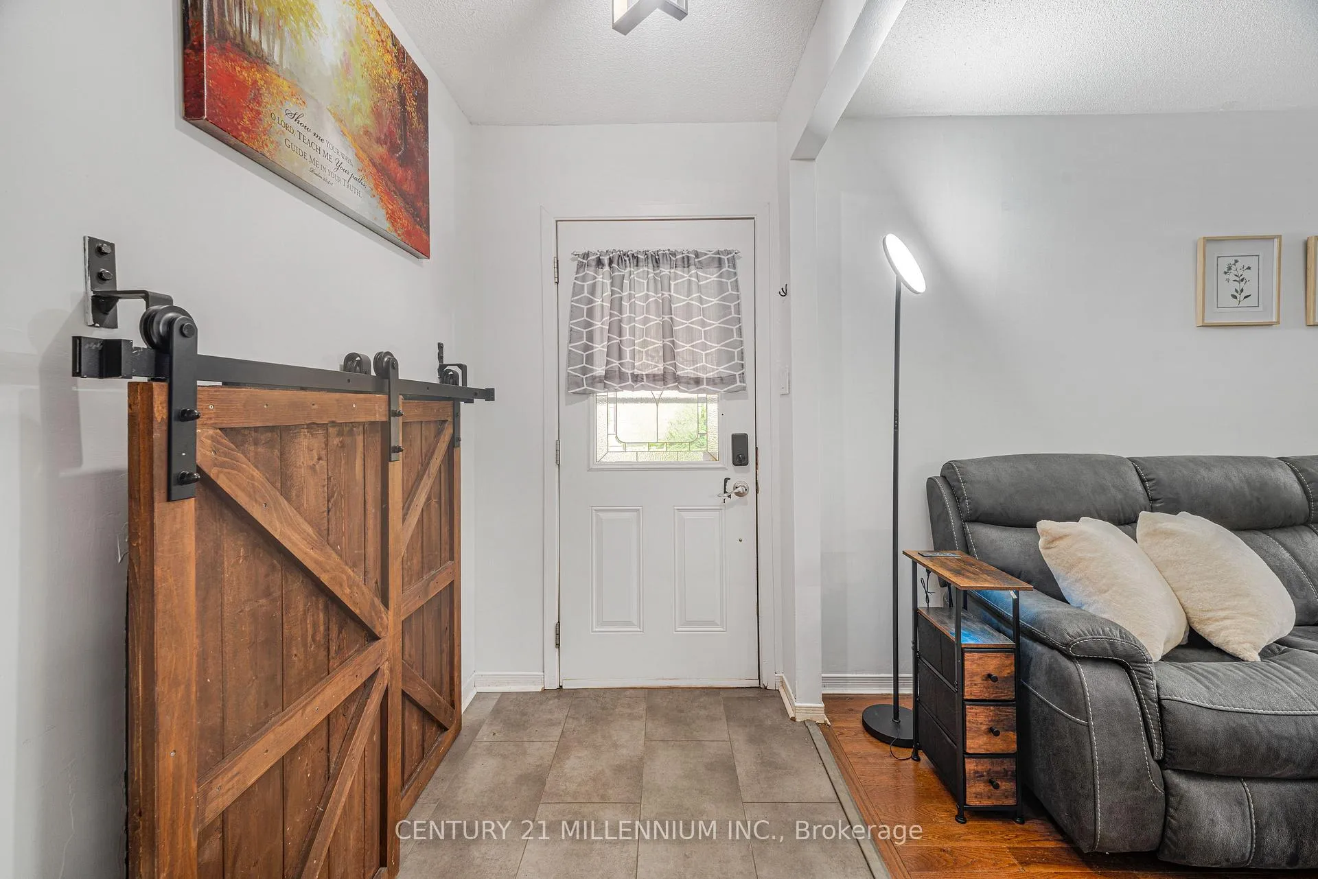 Photo 5 of 6182 Johnson Drive, Niagara Falls, Church's Lane — HOMEH