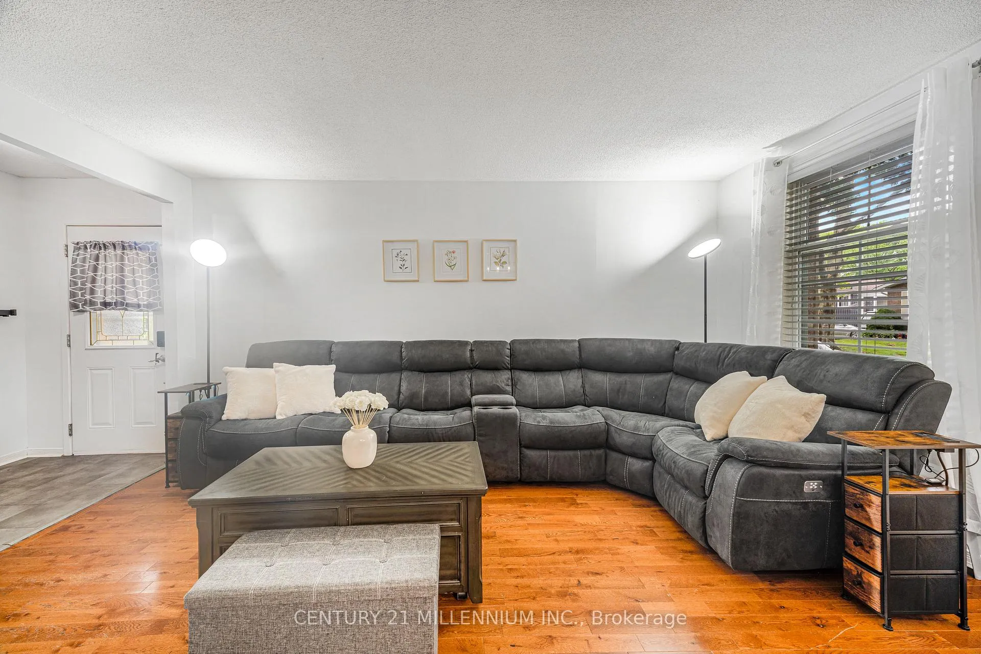 Photo 7 of 6182 Johnson Drive, Niagara Falls, Church's Lane — HOMEH