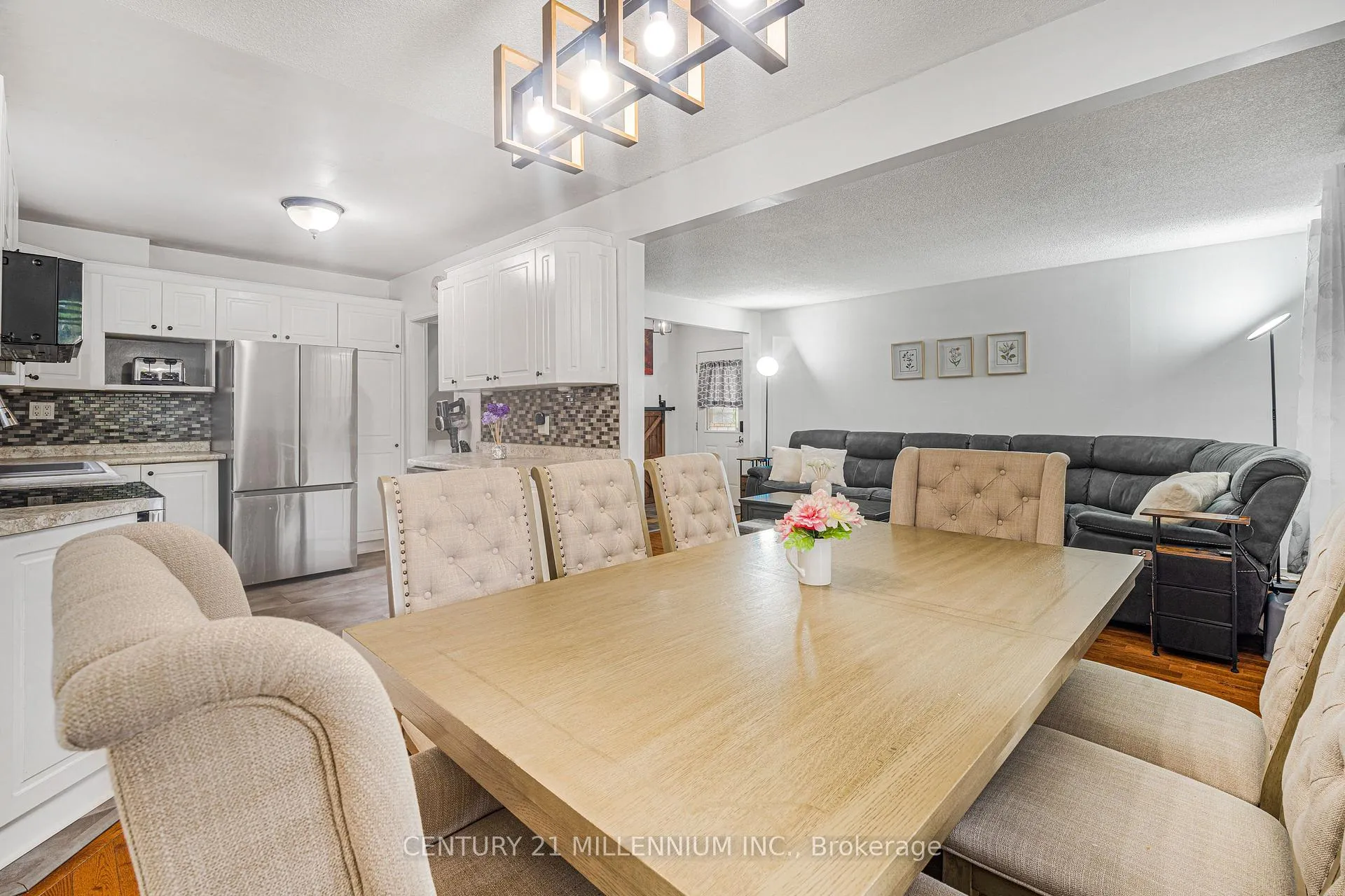 Photo 10 of 6182 Johnson Drive, Niagara Falls, Church's Lane — HOMEH