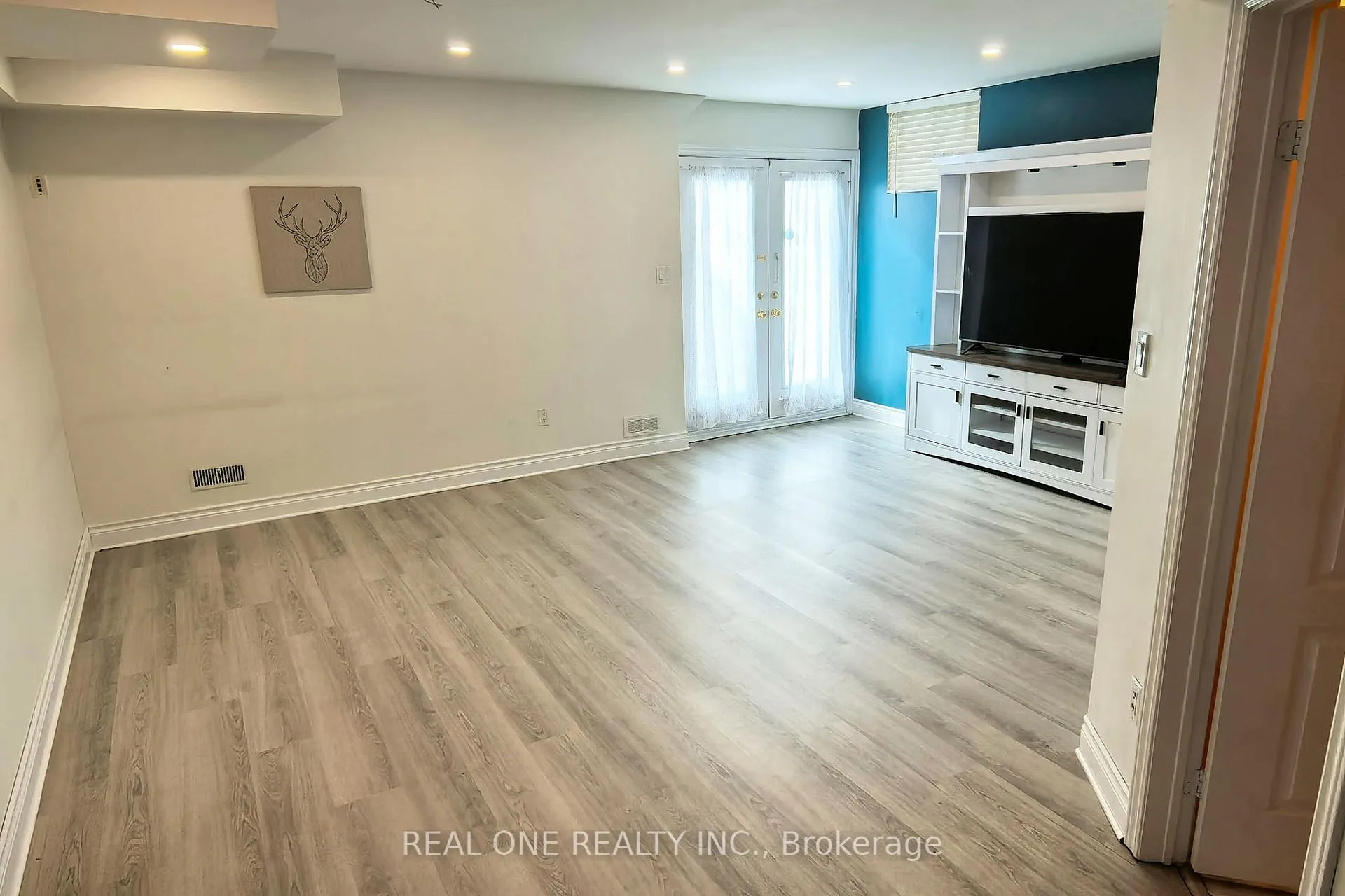 Photo 7 of Unit BASEMENT, 301 Weldrick Road E, Richmond Hill, Observatory — HOMEH