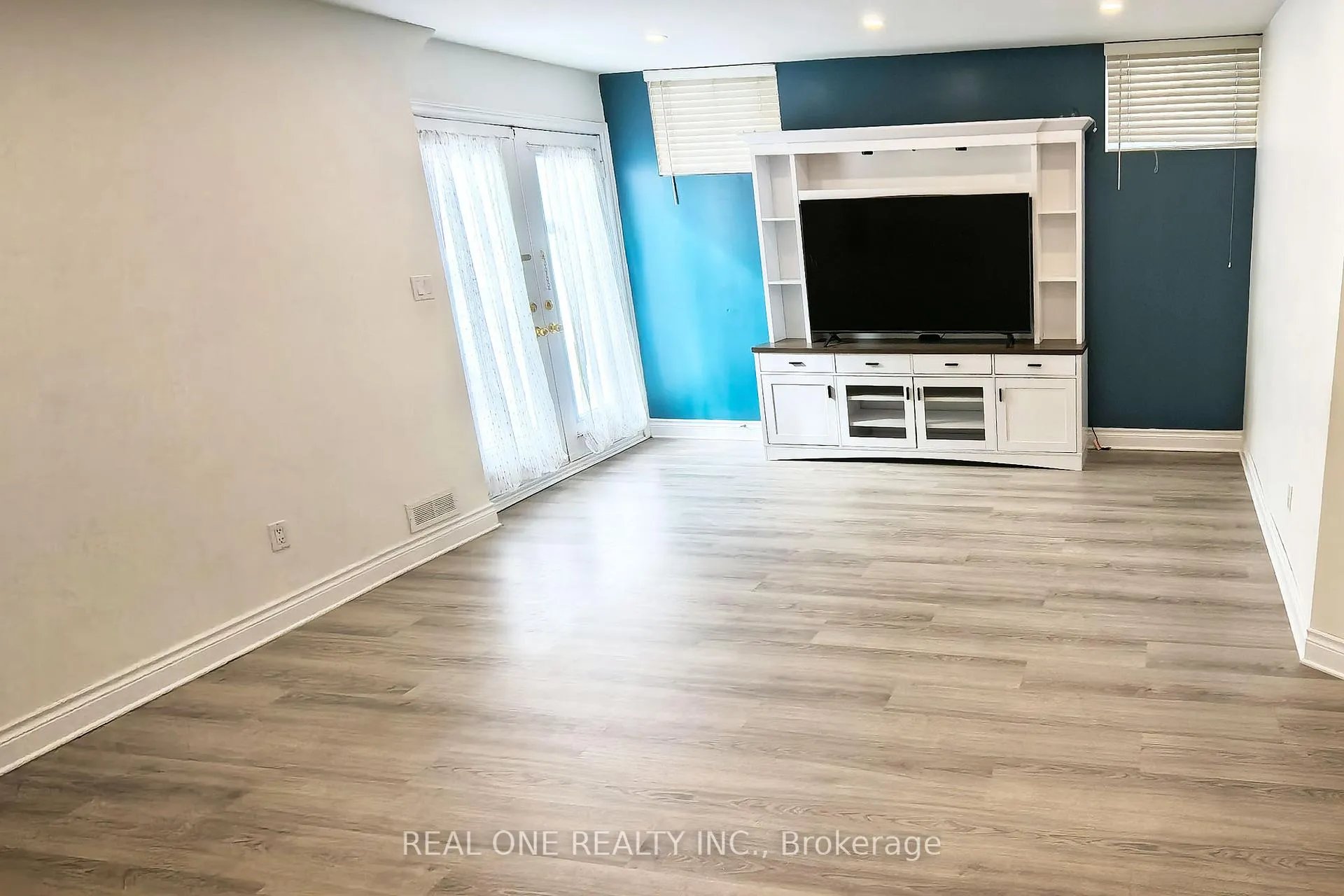Photo 8 of Unit BASEMENT, 301 Weldrick Road E, Richmond Hill, Observatory — HOMEH