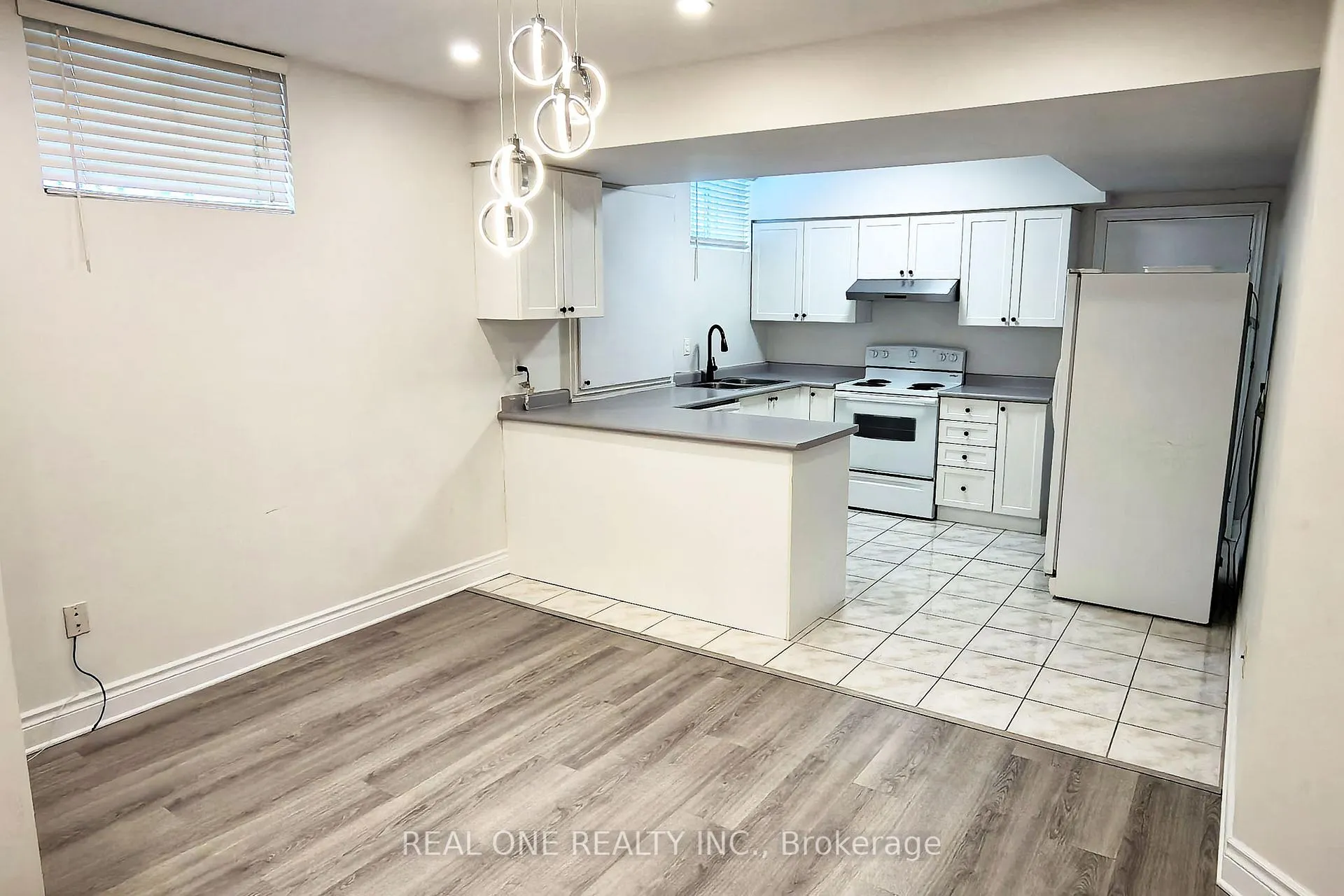 Photo 9 of Unit BASEMENT, 301 Weldrick Road E, Richmond Hill, Observatory — HOMEH