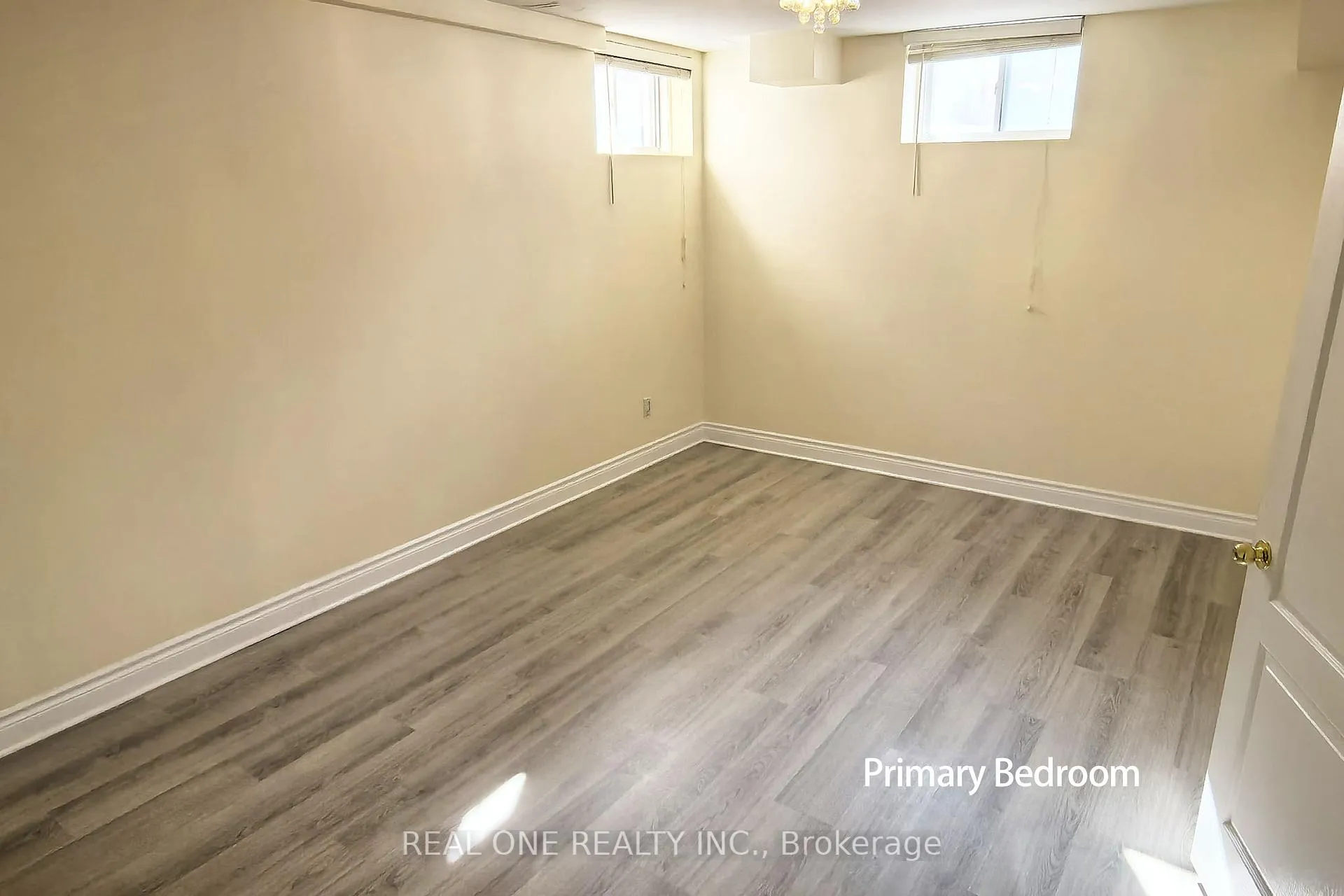 Photo 11 of Unit BASEMENT, 301 Weldrick Road E, Richmond Hill, Observatory — HOMEH