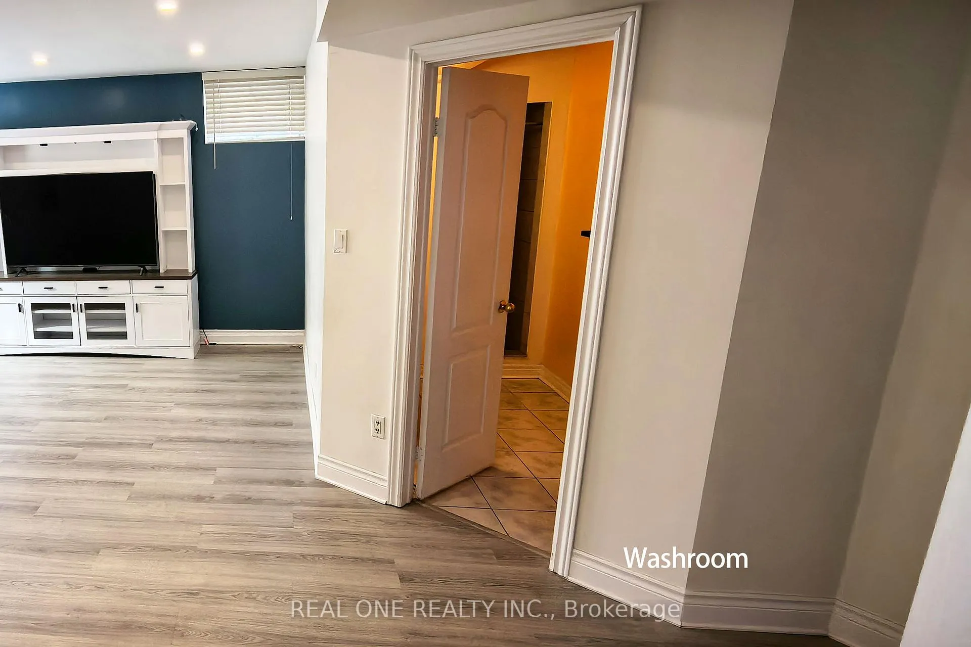 Photo 13 of Unit BASEMENT, 301 Weldrick Road E, Richmond Hill, Observatory — HOMEH