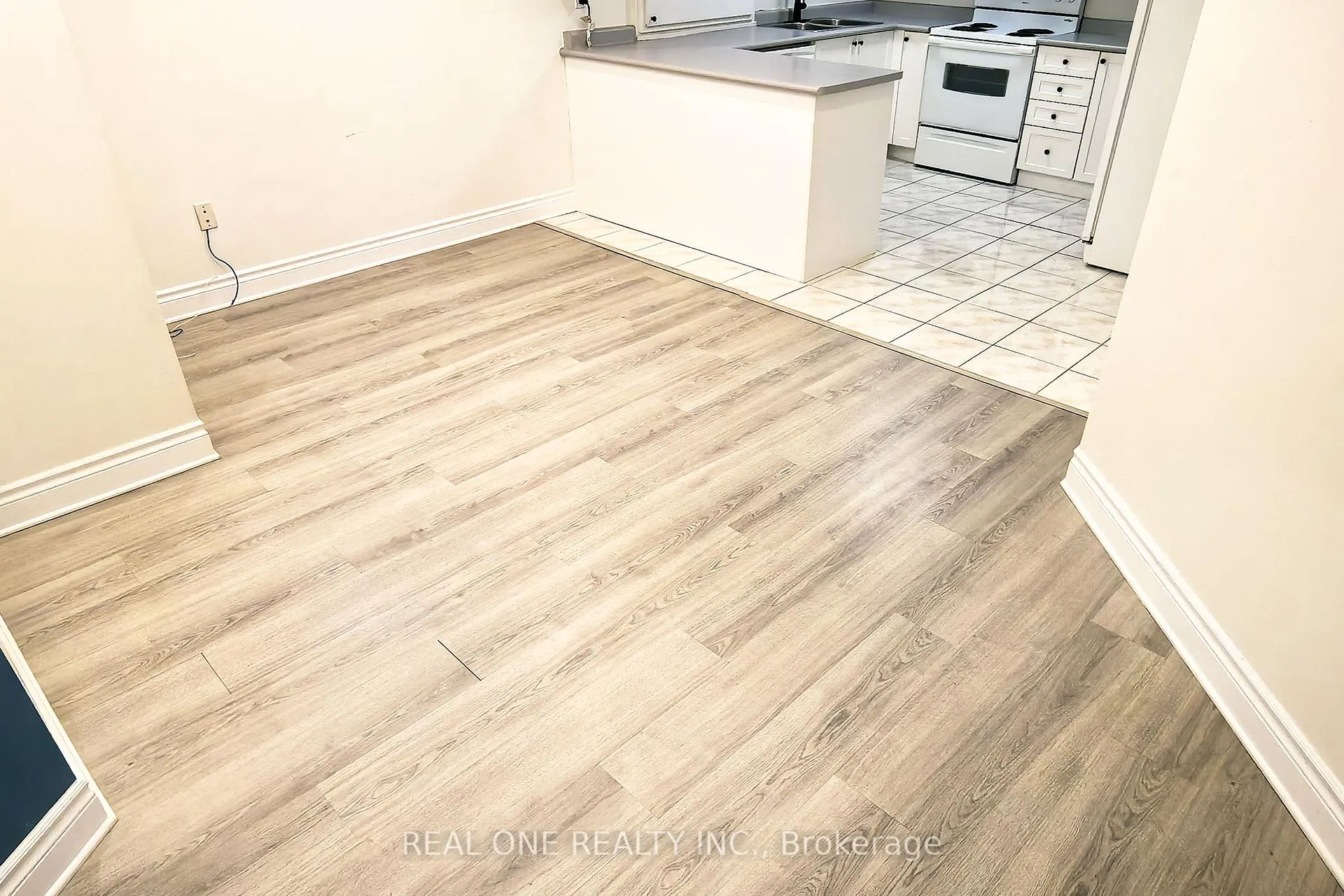 Photo 15 of Unit BASEMENT, 301 Weldrick Road E, Richmond Hill, Observatory — HOMEH