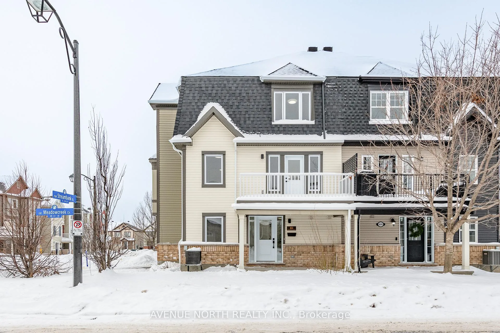 Photo 2 of 10 Streambank Street, Ottawa, Kanata - Emerald Meadows/Trailwest — HOMEH