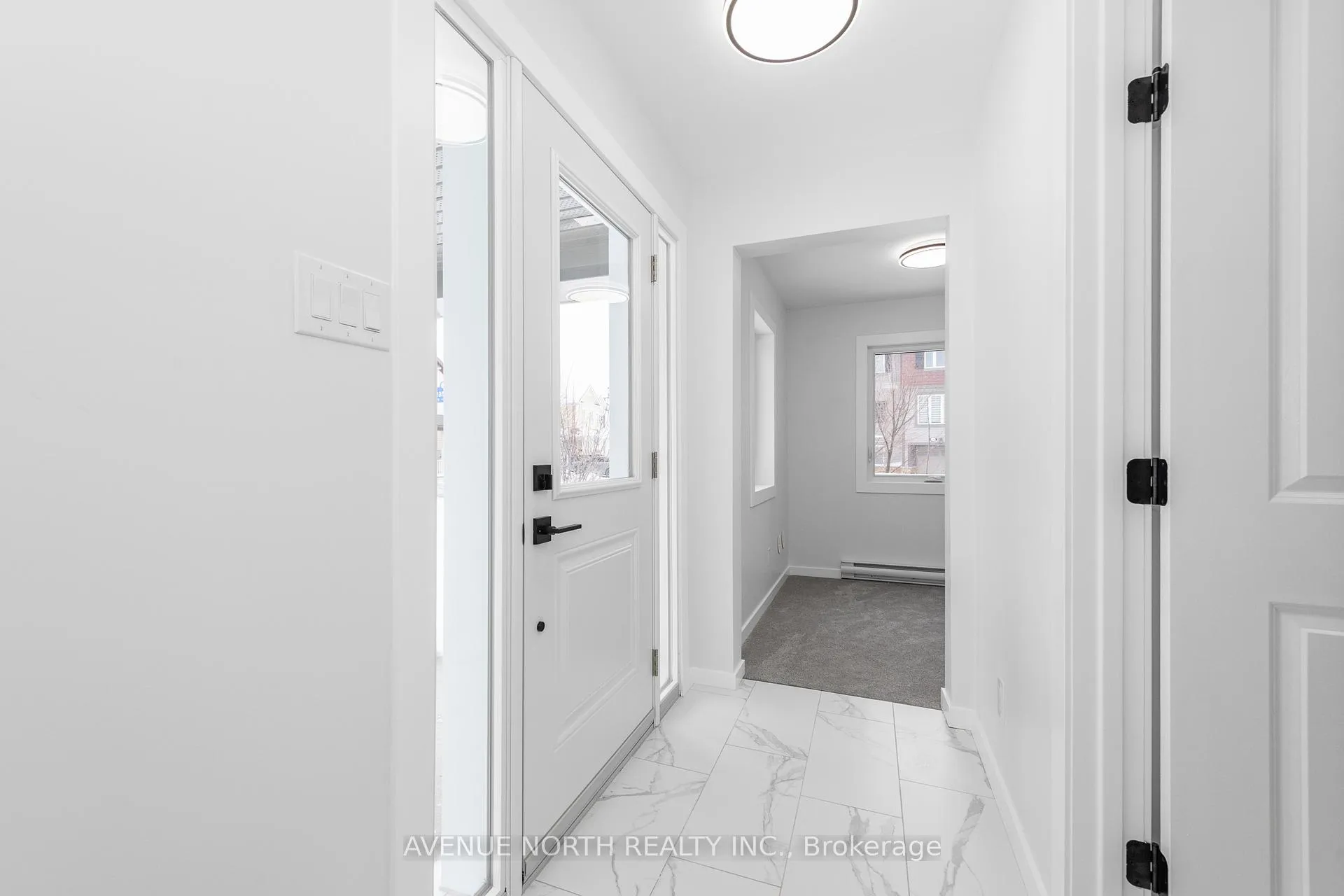 Photo 4 of 10 Streambank Street, Ottawa, Kanata - Emerald Meadows/Trailwest — HOMEH