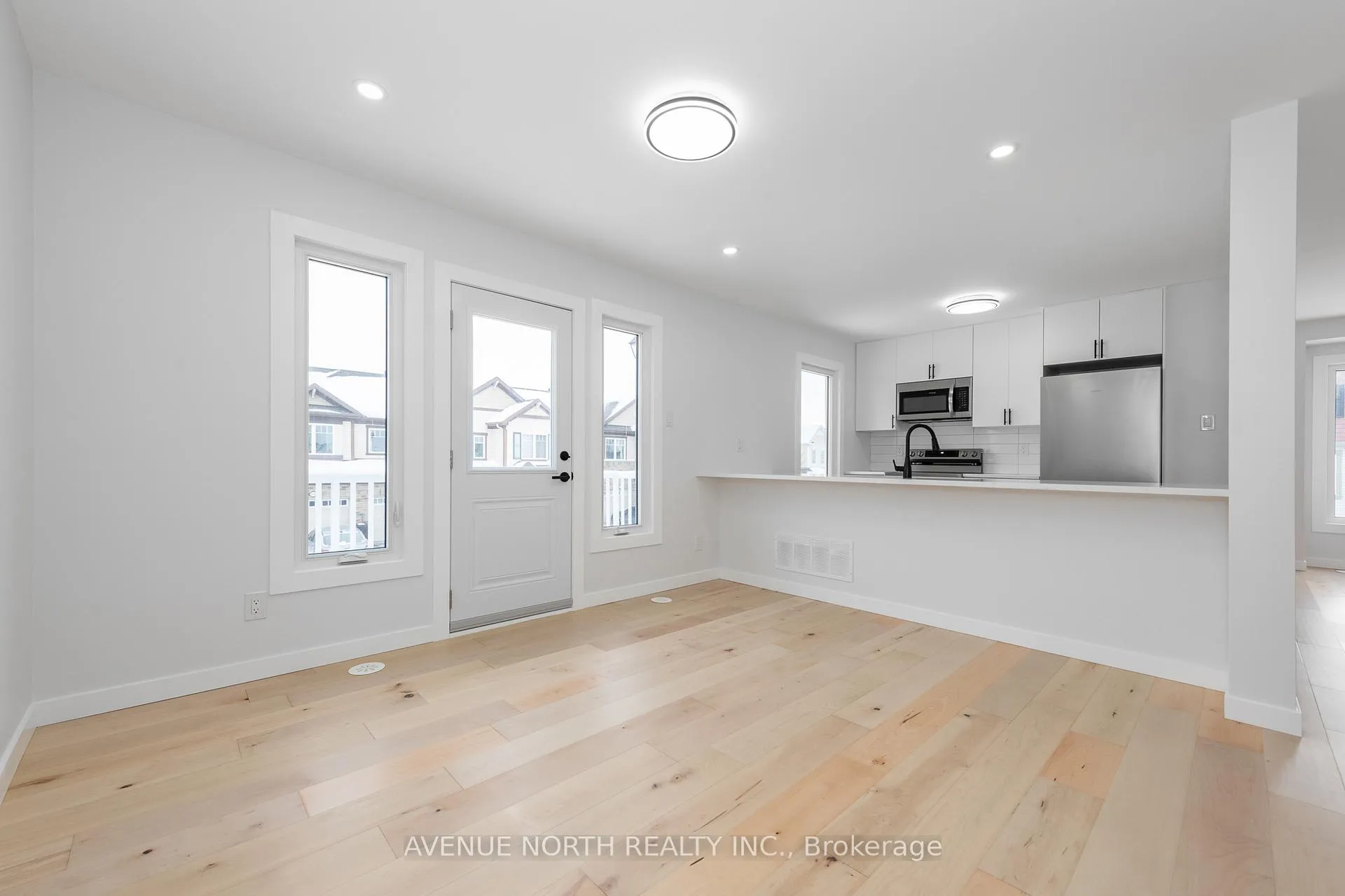 Photo 10 of 10 Streambank Street, Ottawa, Kanata - Emerald Meadows/Trailwest — HOMEH
