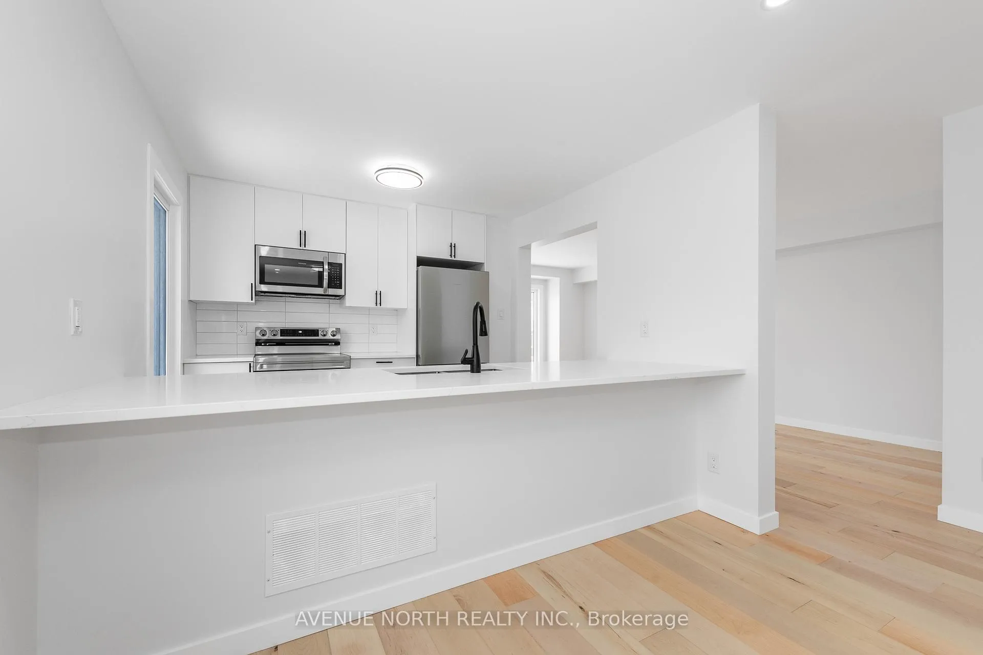 Photo 14 of 10 Streambank Street, Ottawa, Kanata - Emerald Meadows/Trailwest — HOMEH