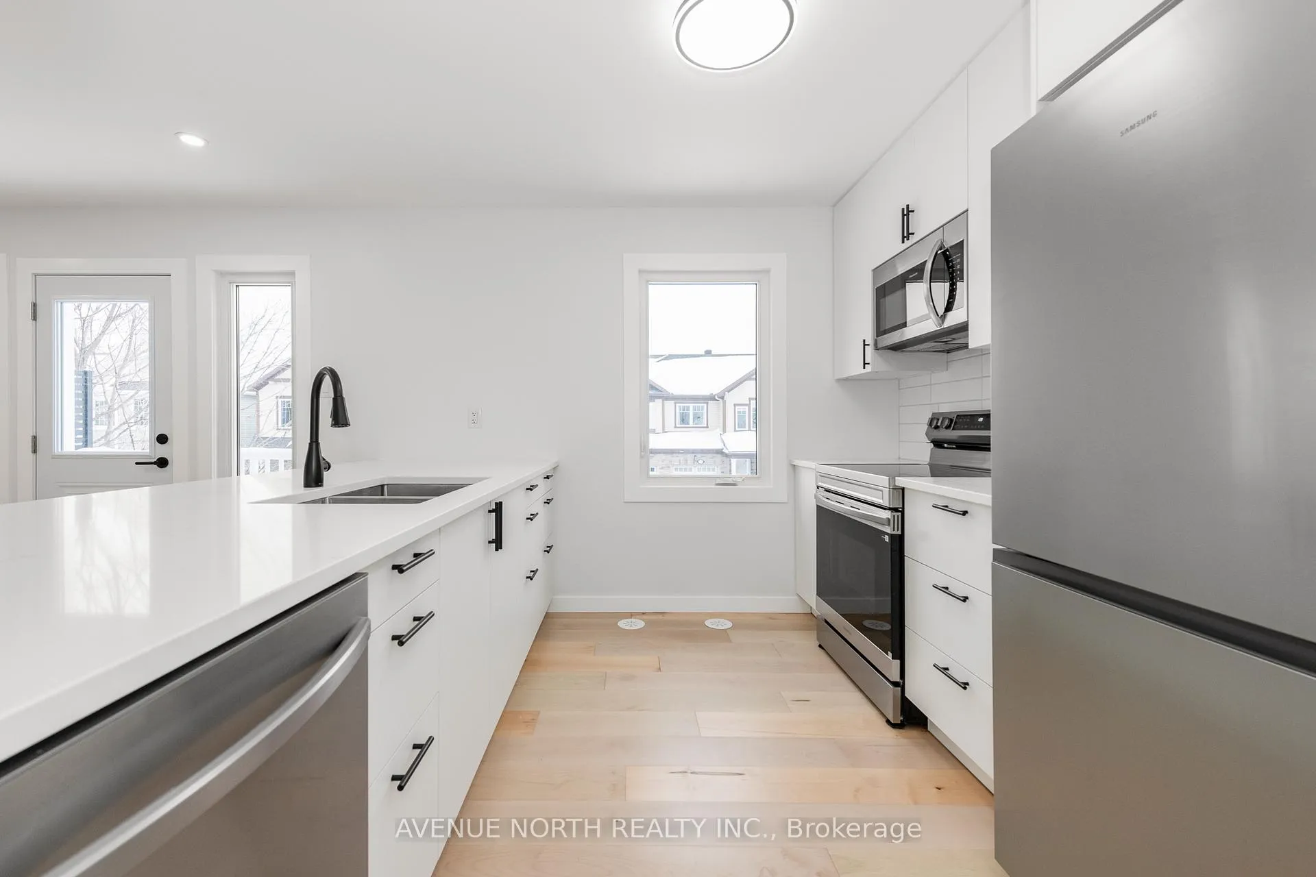 Photo 15 of 10 Streambank Street, Ottawa, Kanata - Emerald Meadows/Trailwest — HOMEH