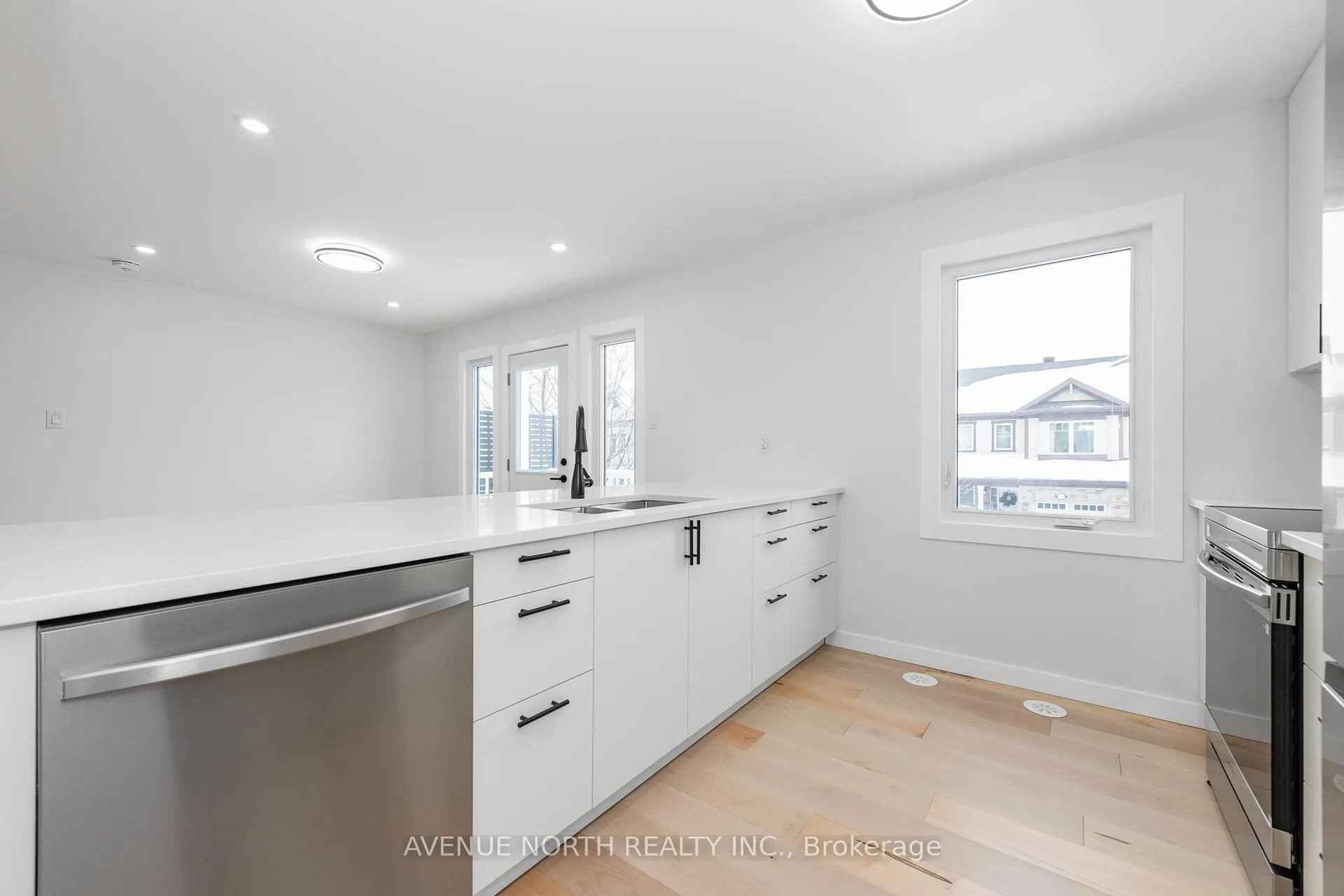 Photo 16 of 10 Streambank Street, Ottawa, Kanata - Emerald Meadows/Trailwest — HOMEH