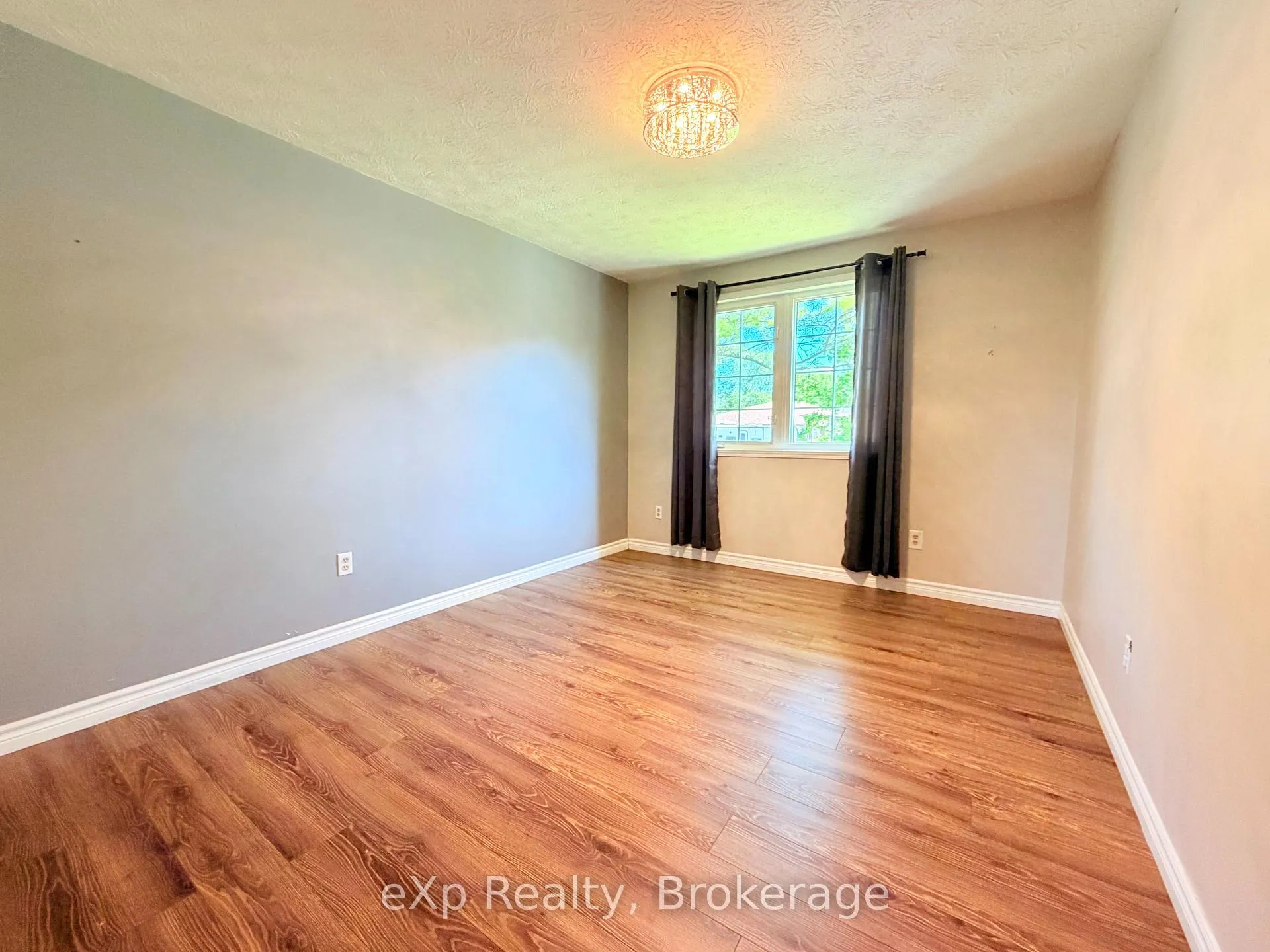 Photo 7 of 706 Brownell Drive, Kincardine — HOMEH