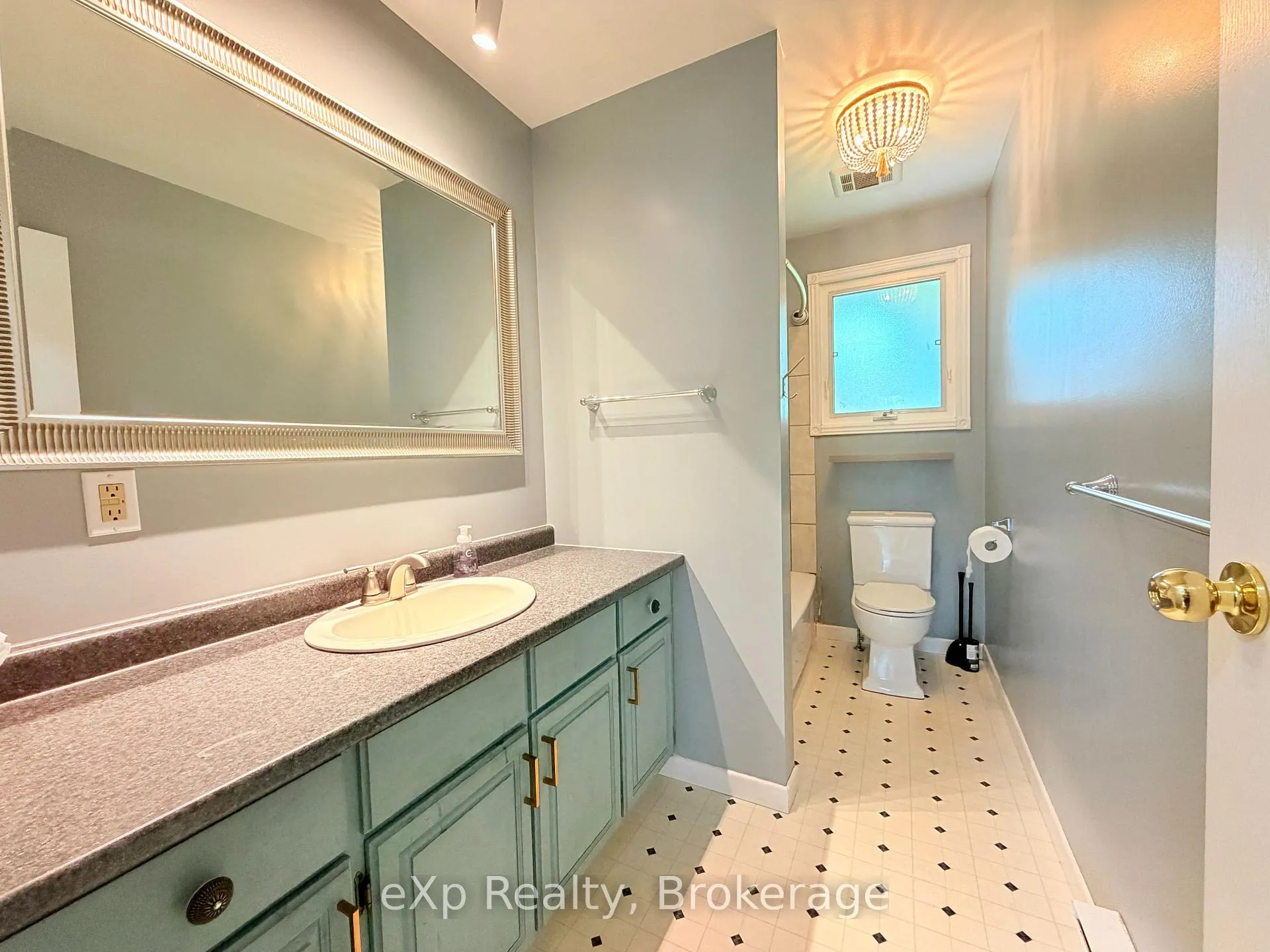 Photo 9 of 706 Brownell Drive, Kincardine — HOMEH