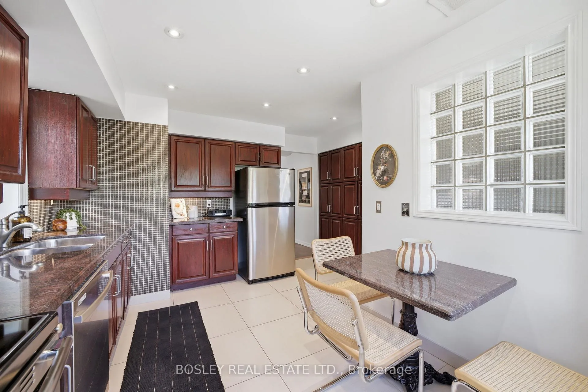 Photo 11 of Unit B, 889 Adelaide Street, Toronto, Niagara — HOMEH