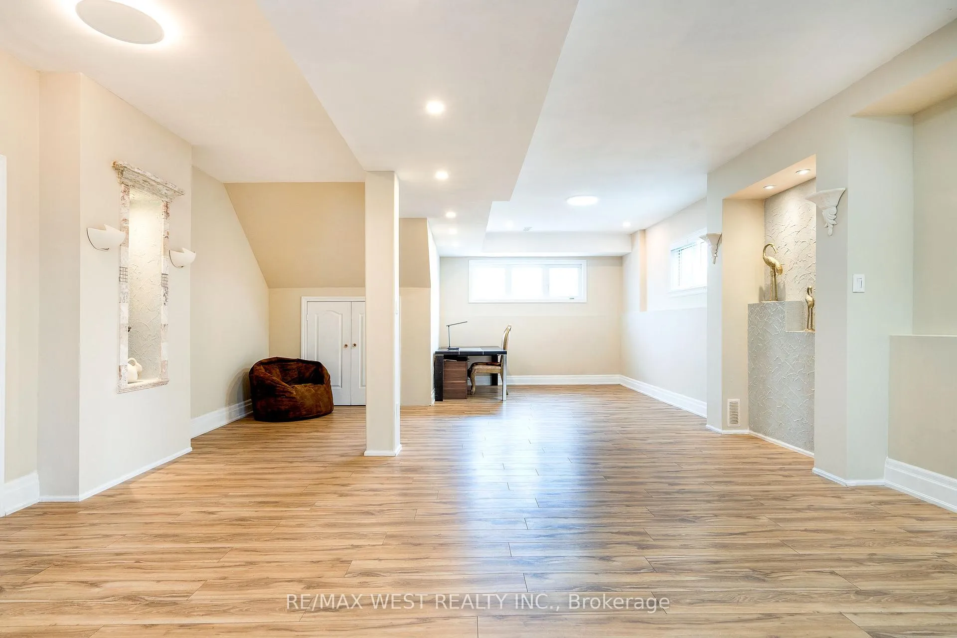 Photo 85 of 121 Allegra Drive, Wasaga Beach — HOMEH