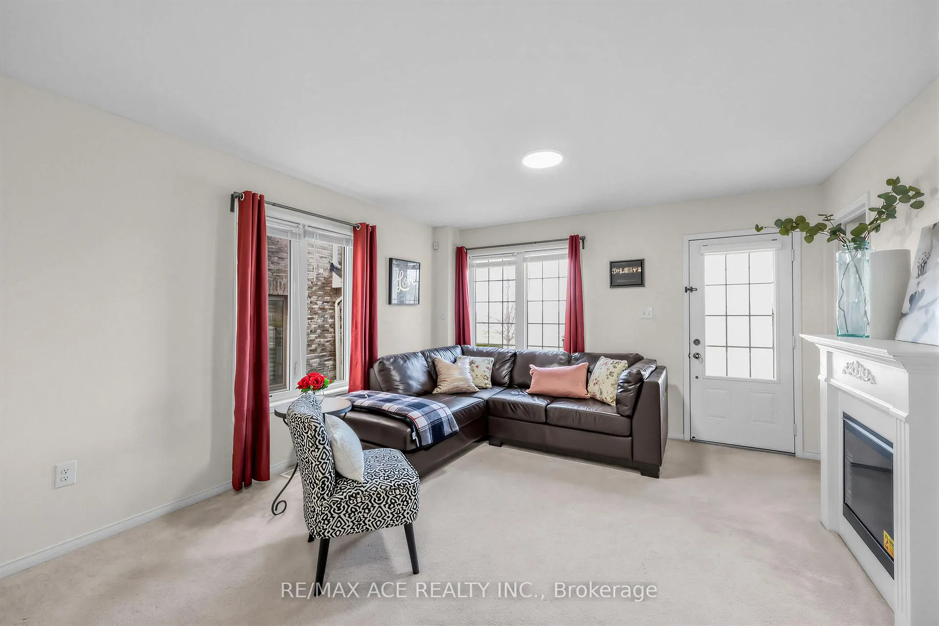 Photo 6 of 902 Audley Road N, Ajax, Central East — HOMEH