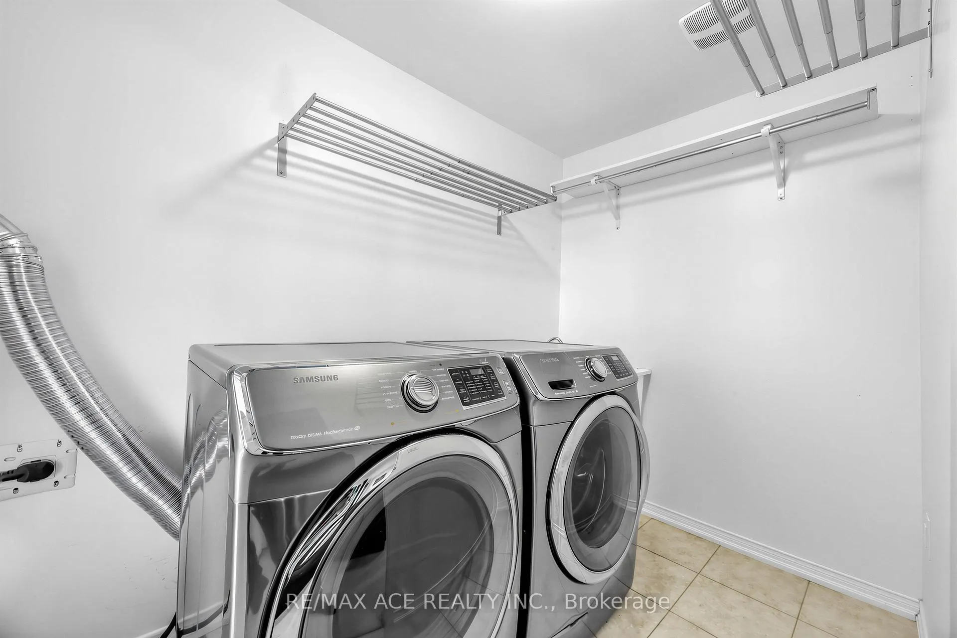Photo 8 of 902 Audley Road N, Ajax, Central East — HOMEH