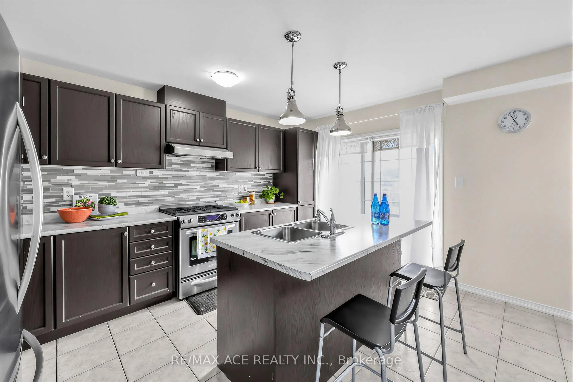 Photo 10 of 902 Audley Road N, Ajax, Central East — HOMEH