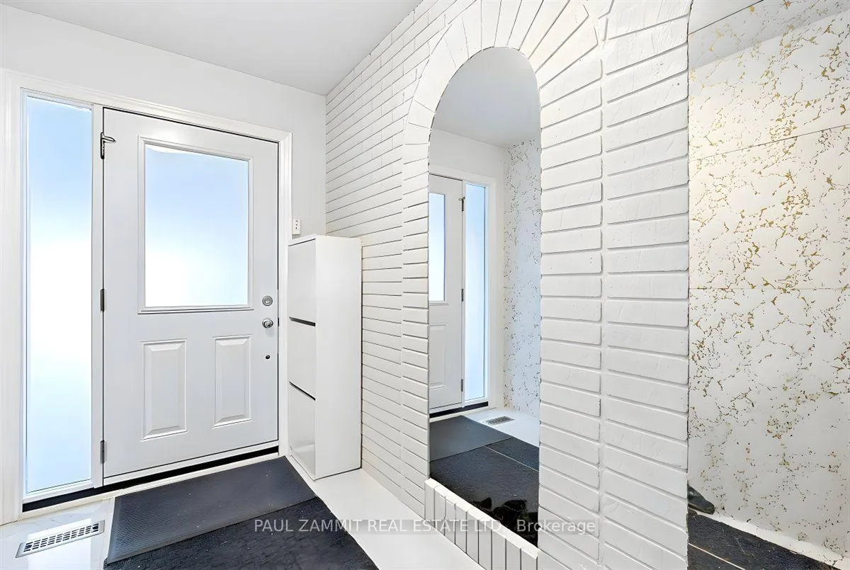 Photo 4 of 220 Simonston Boulevard, Markham, German Mills — HOMEH