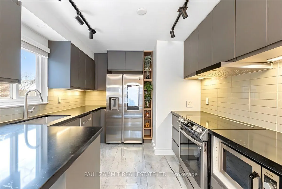 Photo 8 of 220 Simonston Boulevard, Markham, German Mills — HOMEH