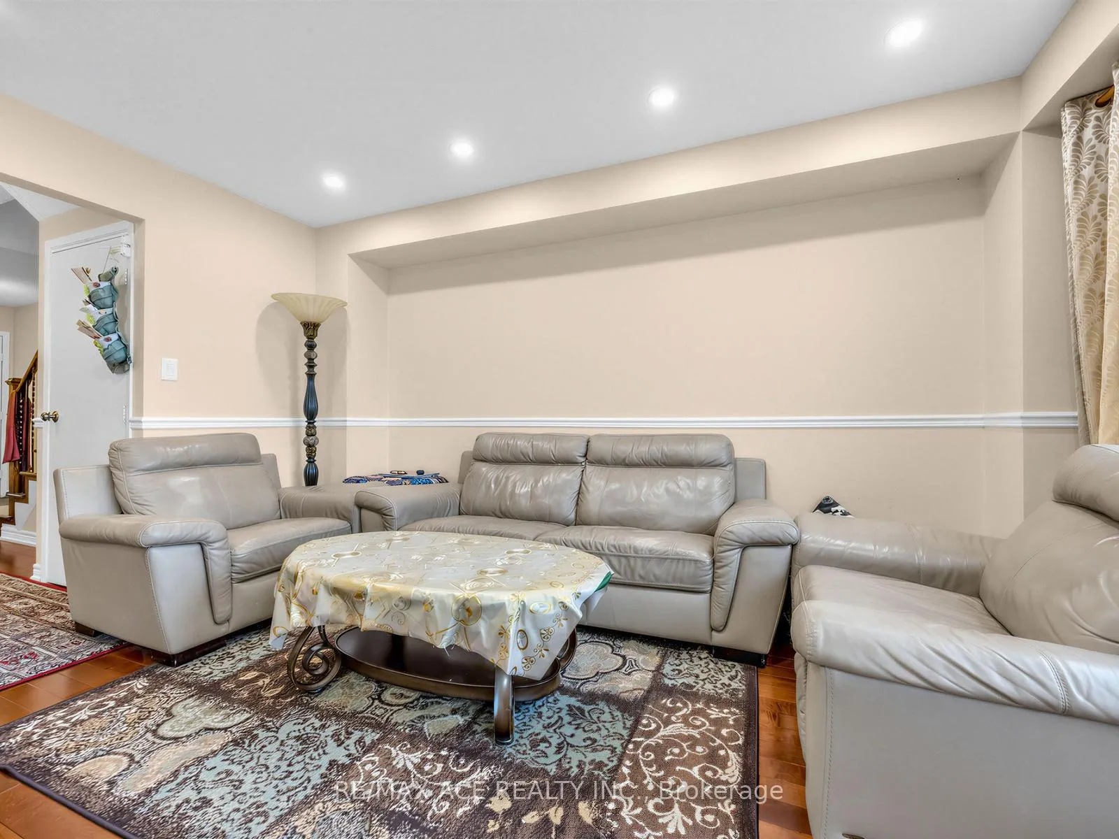 Photo 7 of Unit Main, 2173 Denby Drive, Pickering, Brock Ridge — HOMEH