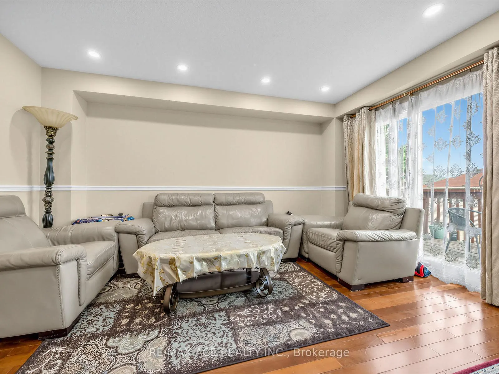 Photo 8 of Unit Main, 2173 Denby Drive, Pickering, Brock Ridge — HOMEH