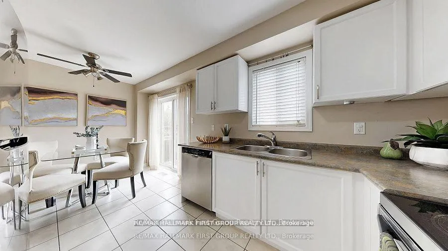 Photo 10 of 39 Robideau Place, Whitby, Pringle Creek — HOMEH