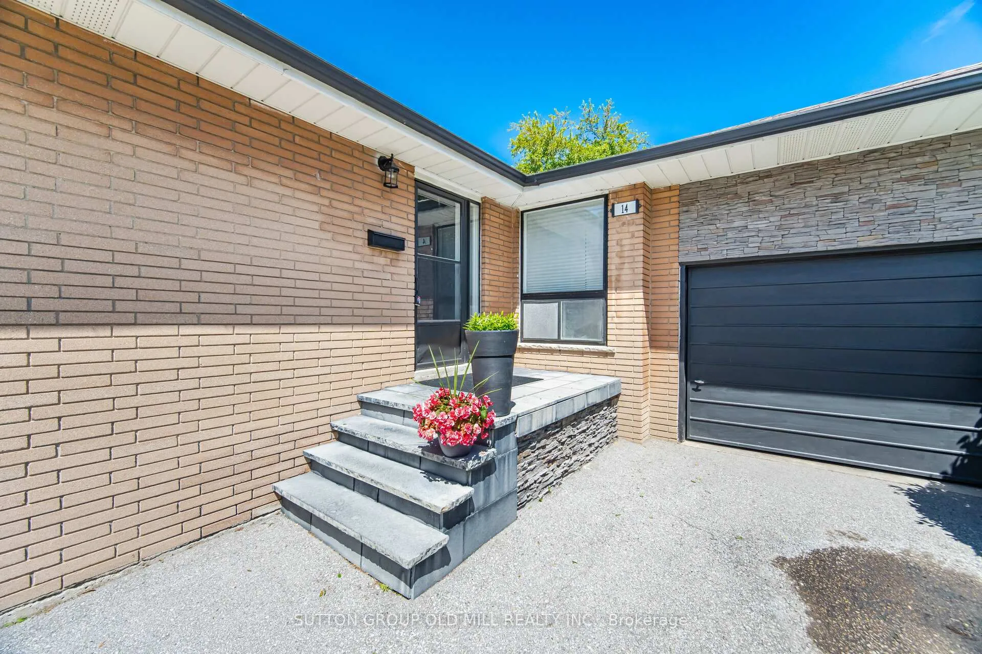 Photo 4 of 14 Shipley Road, Etobicoke, Willowridge-Martingrove-Richview — HOMEH