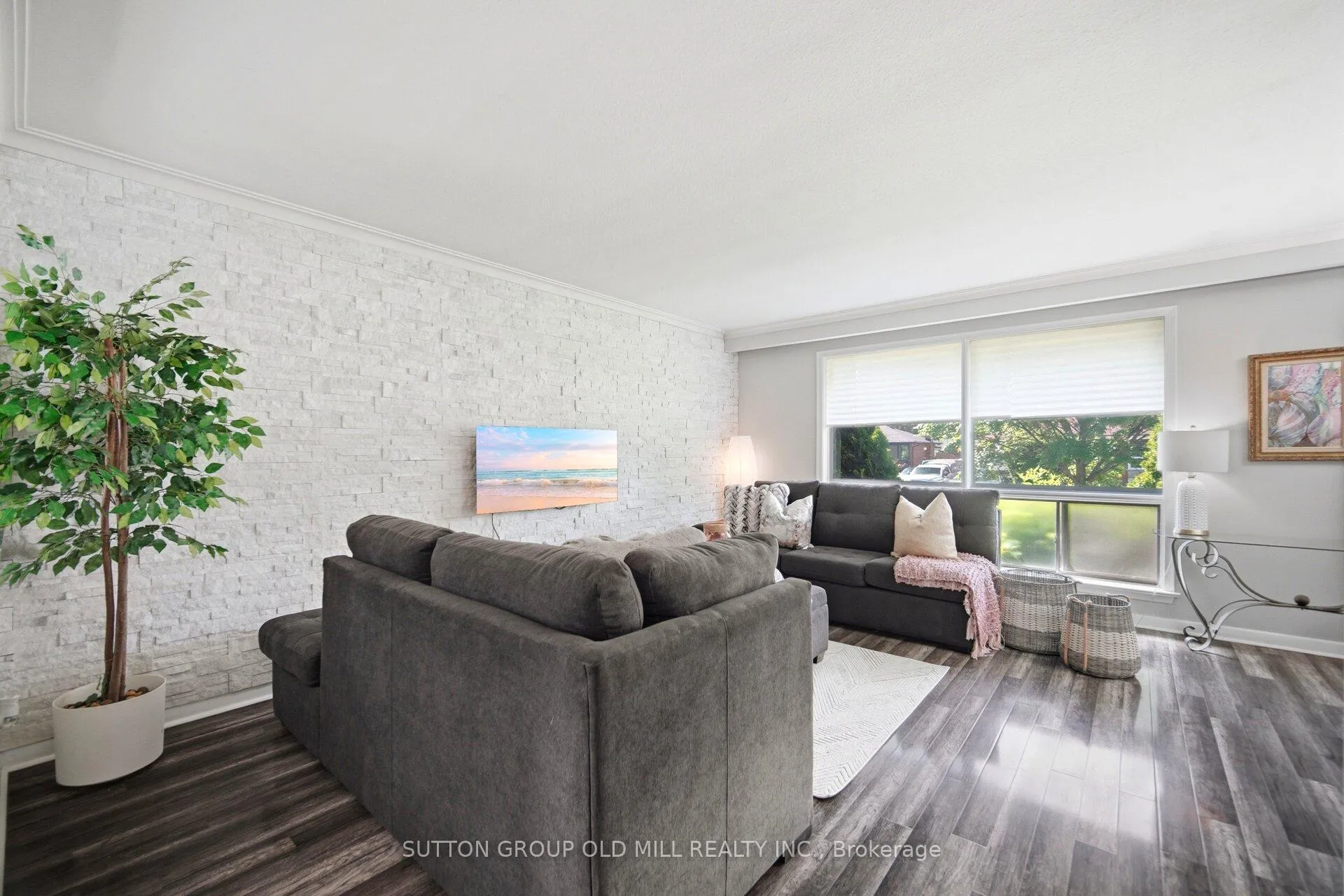Photo 7 of 14 Shipley Road, Etobicoke, Willowridge-Martingrove-Richview — HOMEH