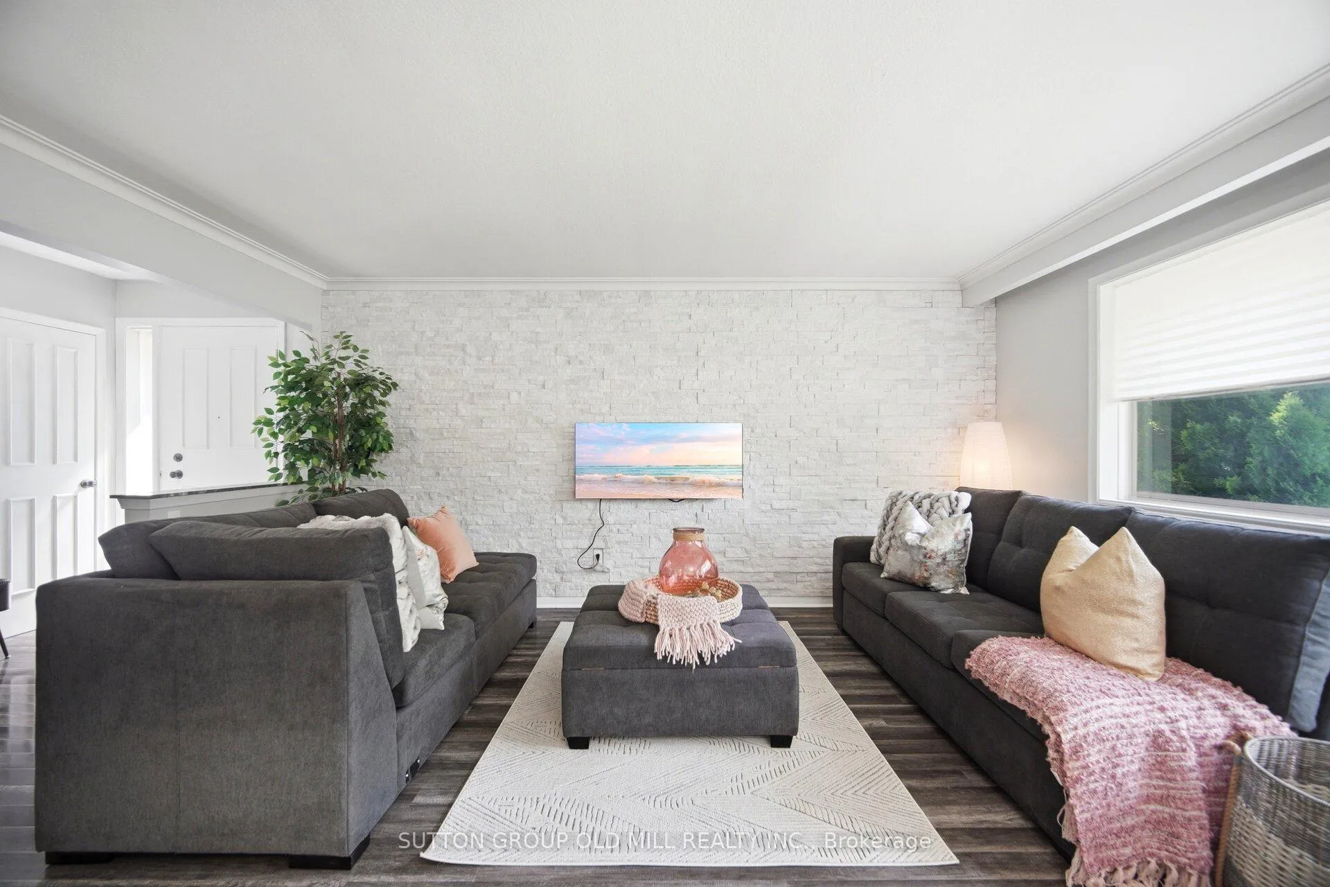 Photo 8 of 14 Shipley Road, Etobicoke, Willowridge-Martingrove-Richview — HOMEH