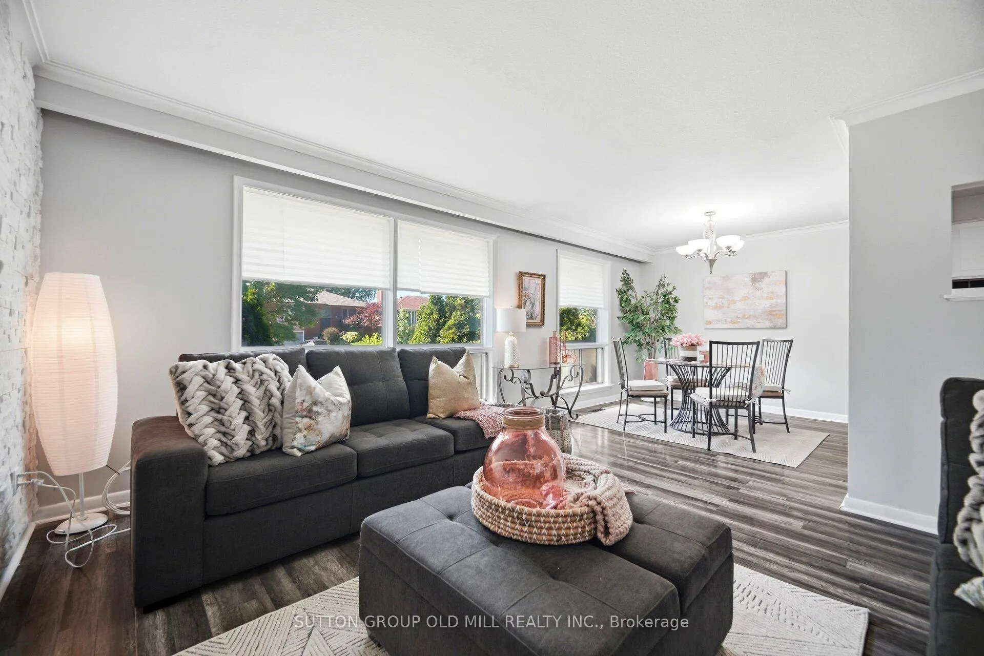 Photo 9 of 14 Shipley Road, Etobicoke, Willowridge-Martingrove-Richview — HOMEH