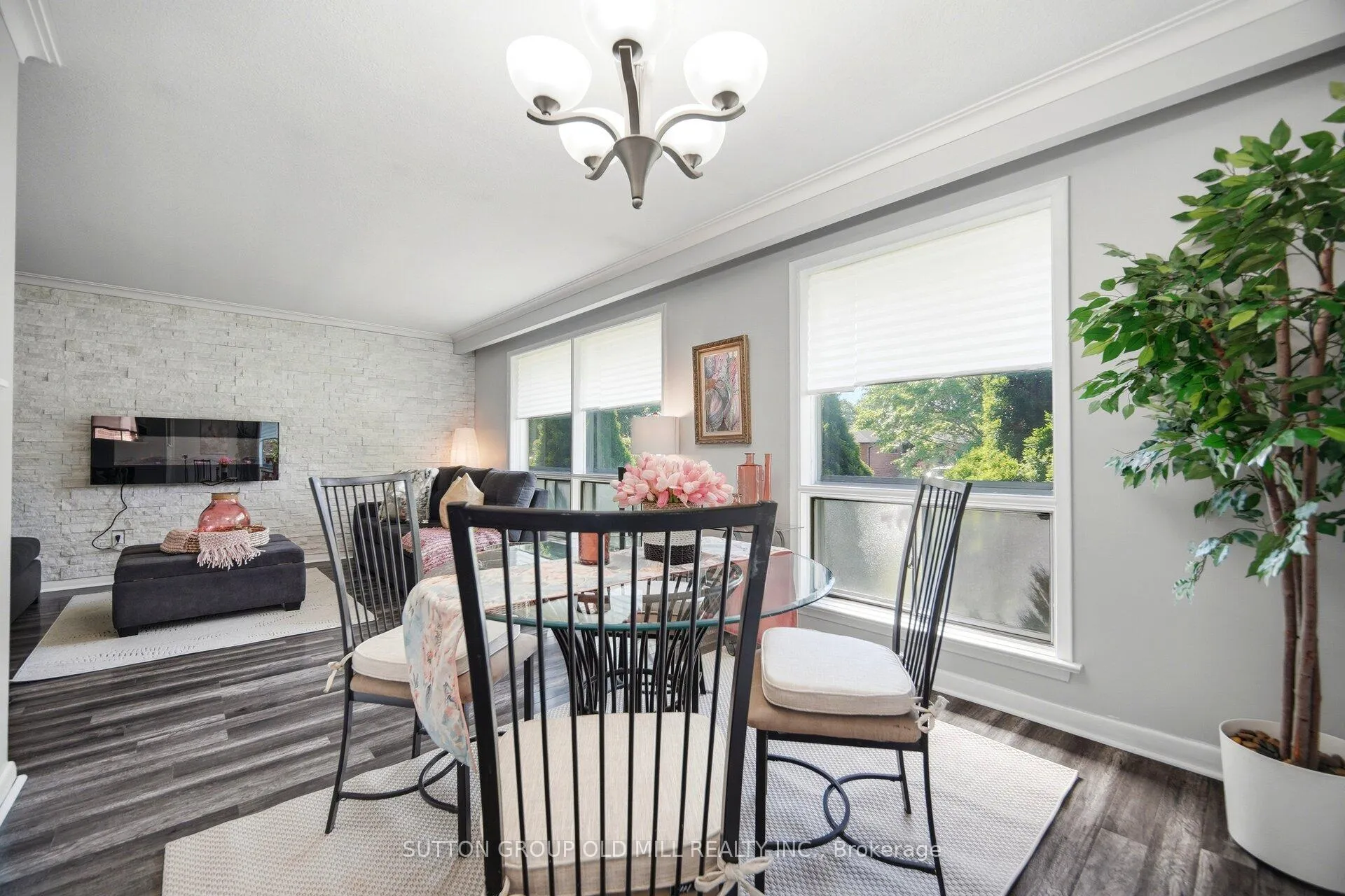 Photo 11 of 14 Shipley Road, Etobicoke, Willowridge-Martingrove-Richview — HOMEH