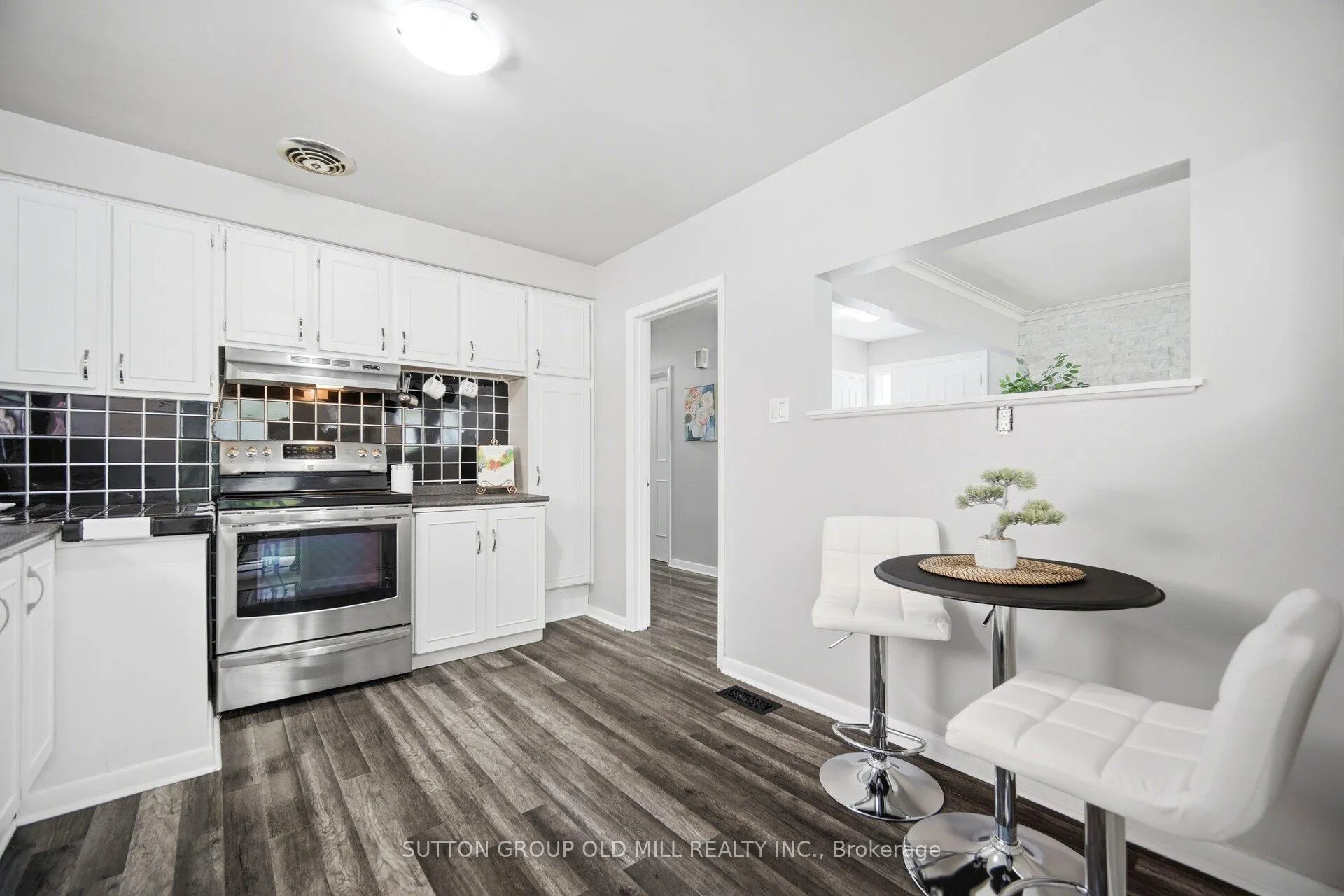 Photo 13 of 14 Shipley Road, Etobicoke, Willowridge-Martingrove-Richview — HOMEH