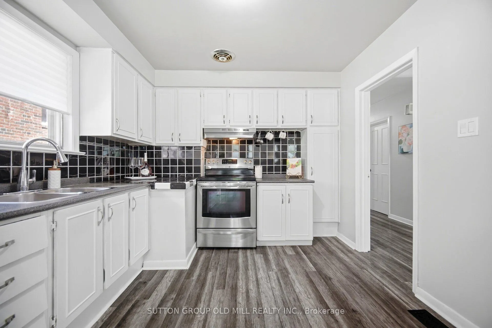 Photo 16 of 14 Shipley Road, Etobicoke, Willowridge-Martingrove-Richview — HOMEH