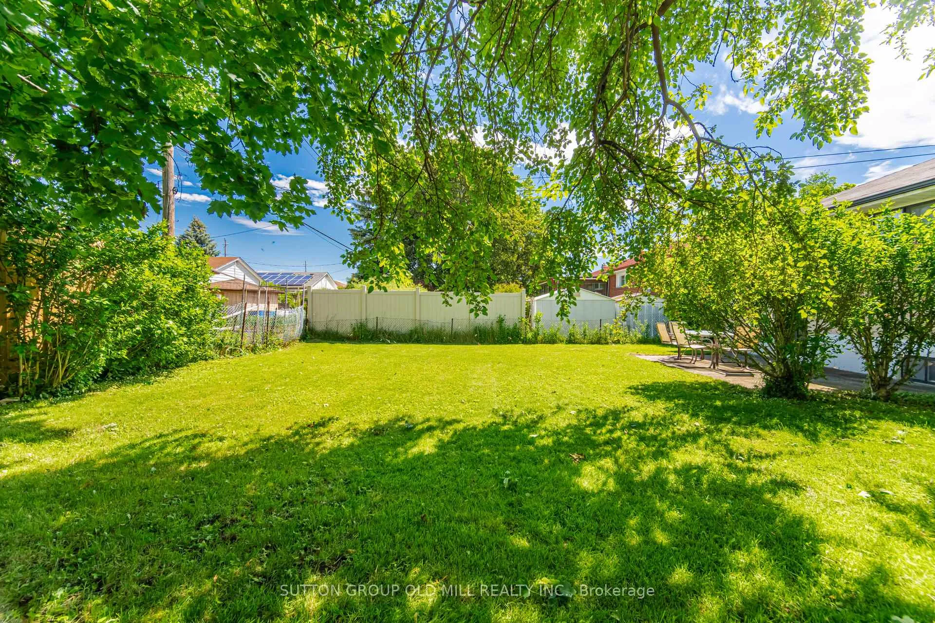 Photo 39 of 14 Shipley Road, Etobicoke, Willowridge-Martingrove-Richview — HOMEH