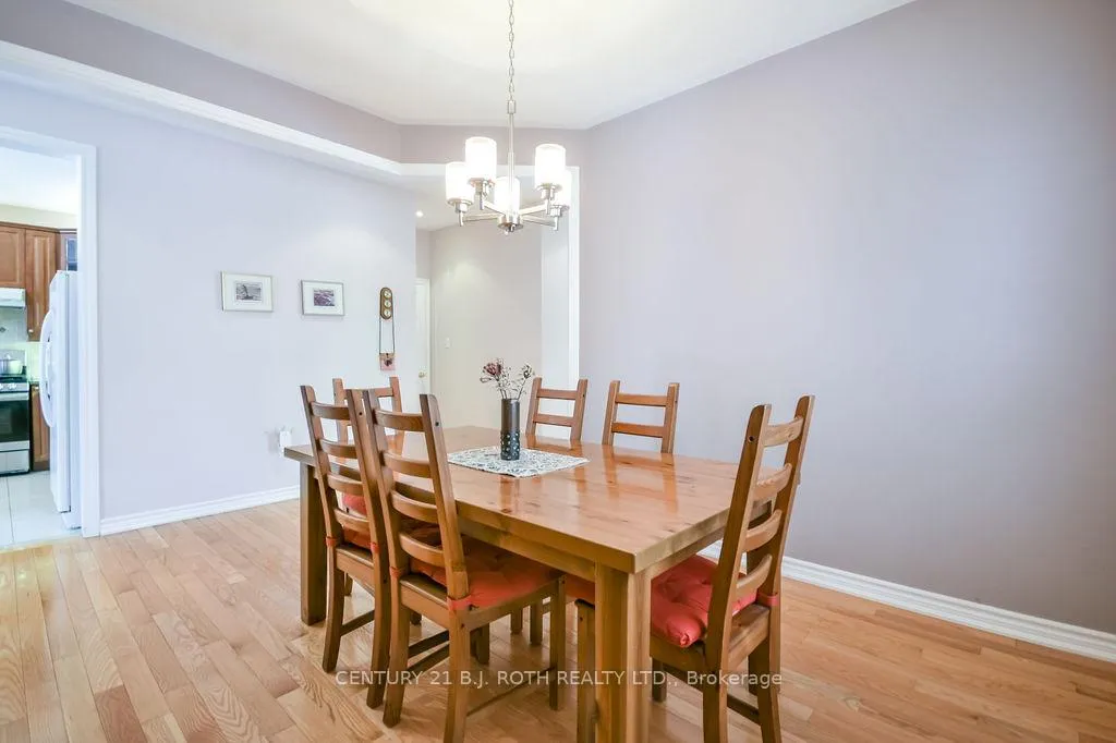 Photo 6 of 24 Connaught Lane, Barrie, Innis-Shore — HOMEH