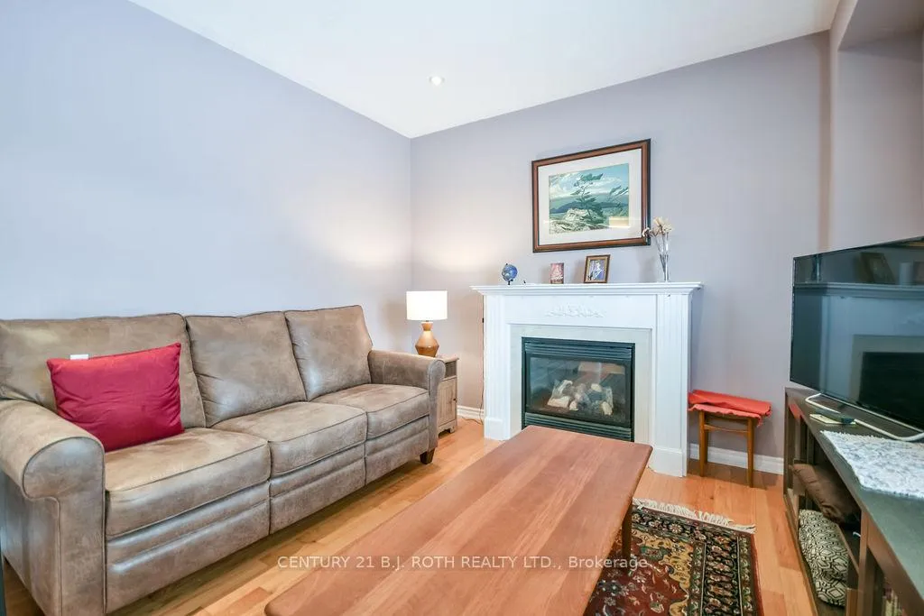 Photo 9 of 24 Connaught Lane, Barrie, Innis-Shore — HOMEH