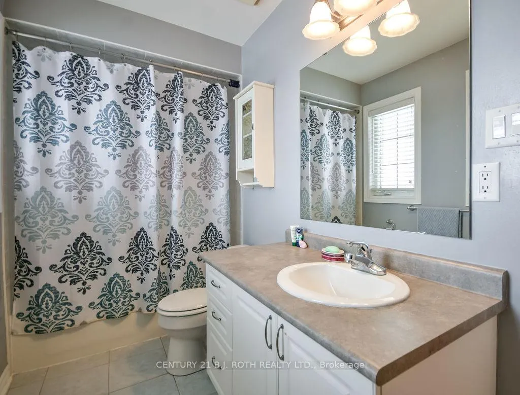 Photo 17 of 24 Connaught Lane, Barrie, Innis-Shore — HOMEH