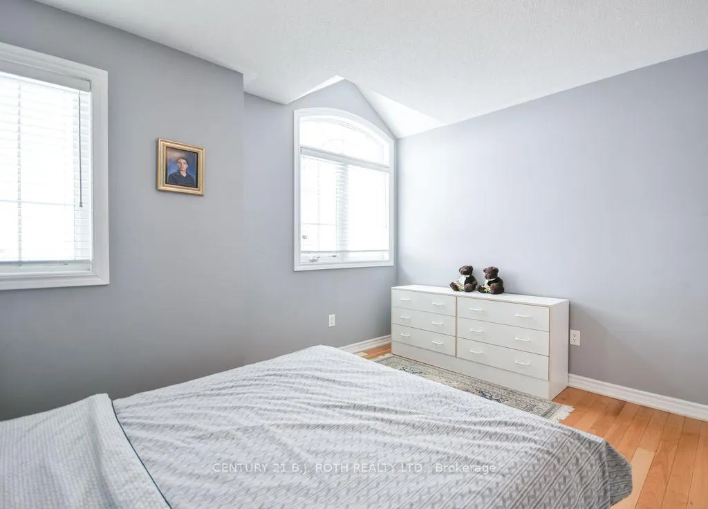 Photo 20 of 24 Connaught Lane, Barrie, Innis-Shore — HOMEH