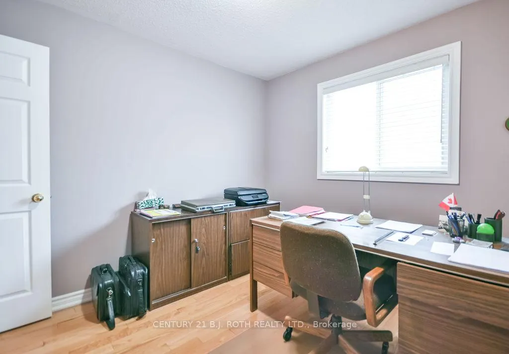 Photo 22 of 24 Connaught Lane, Barrie, Innis-Shore — HOMEH