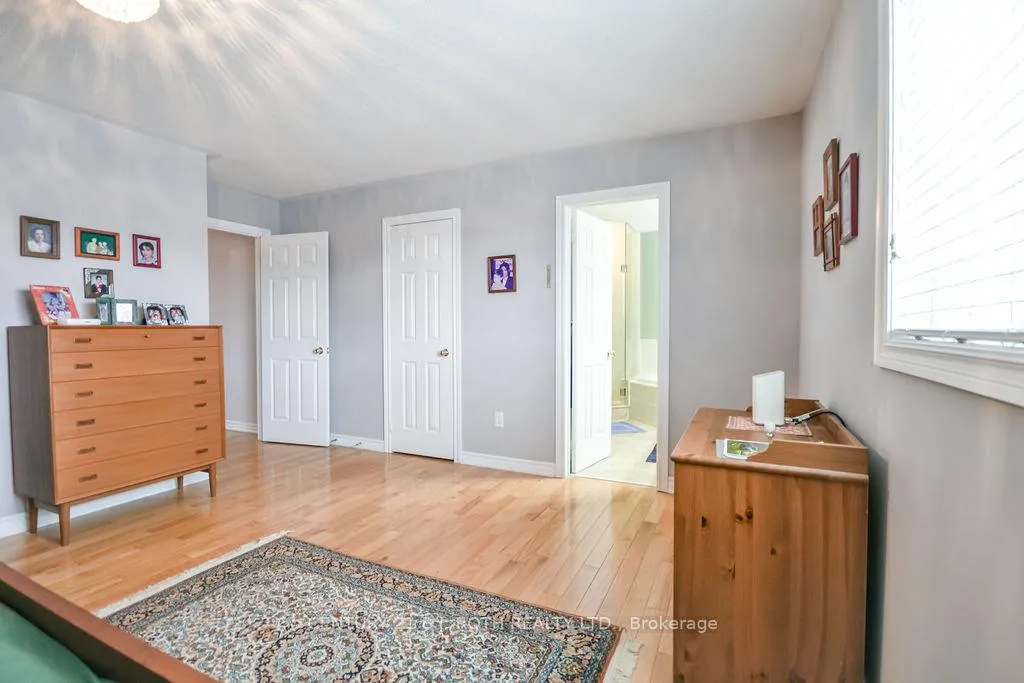Photo 26 of 24 Connaught Lane, Barrie, Innis-Shore — HOMEH