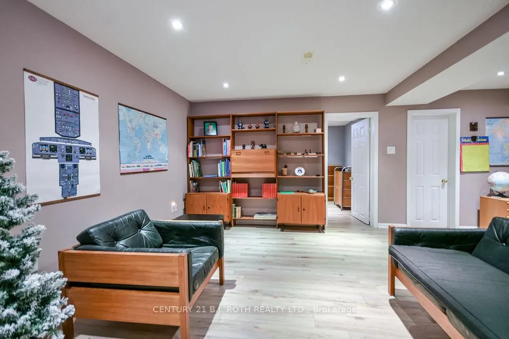 Photo 32 of 24 Connaught Lane, Barrie, Innis-Shore — HOMEH