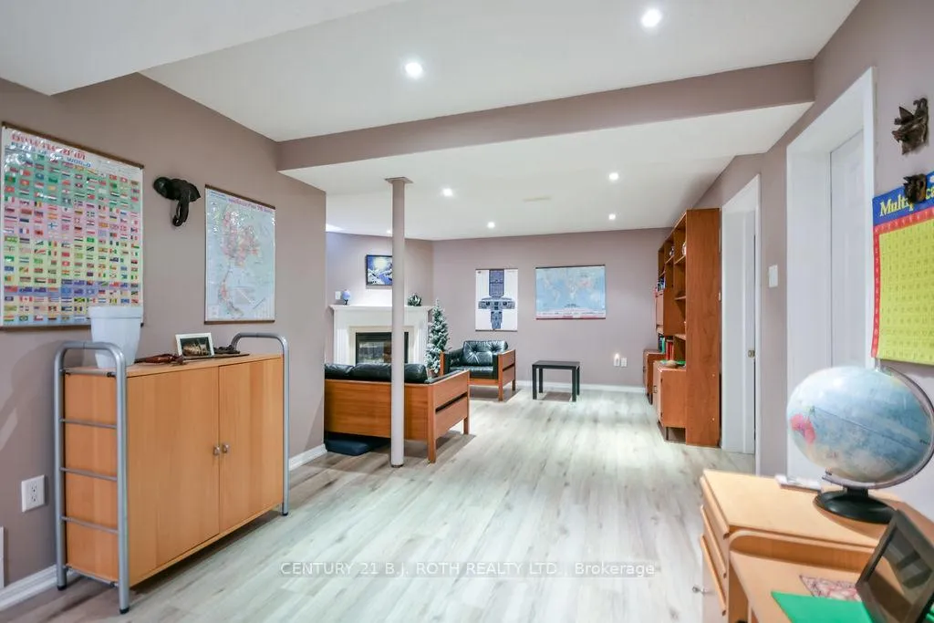 Photo 34 of 24 Connaught Lane, Barrie, Innis-Shore — HOMEH